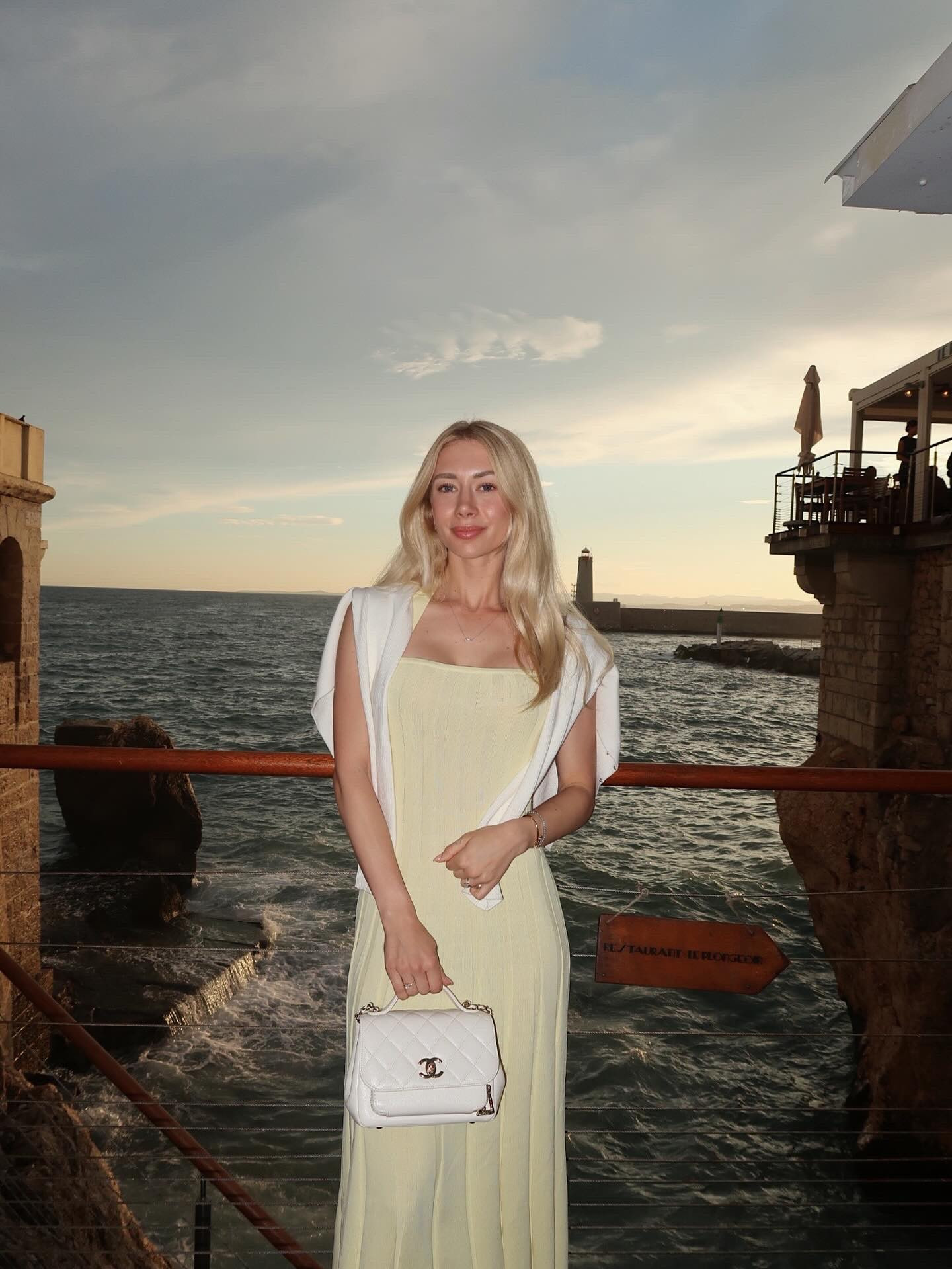 Dîner au bord de la mer 💛