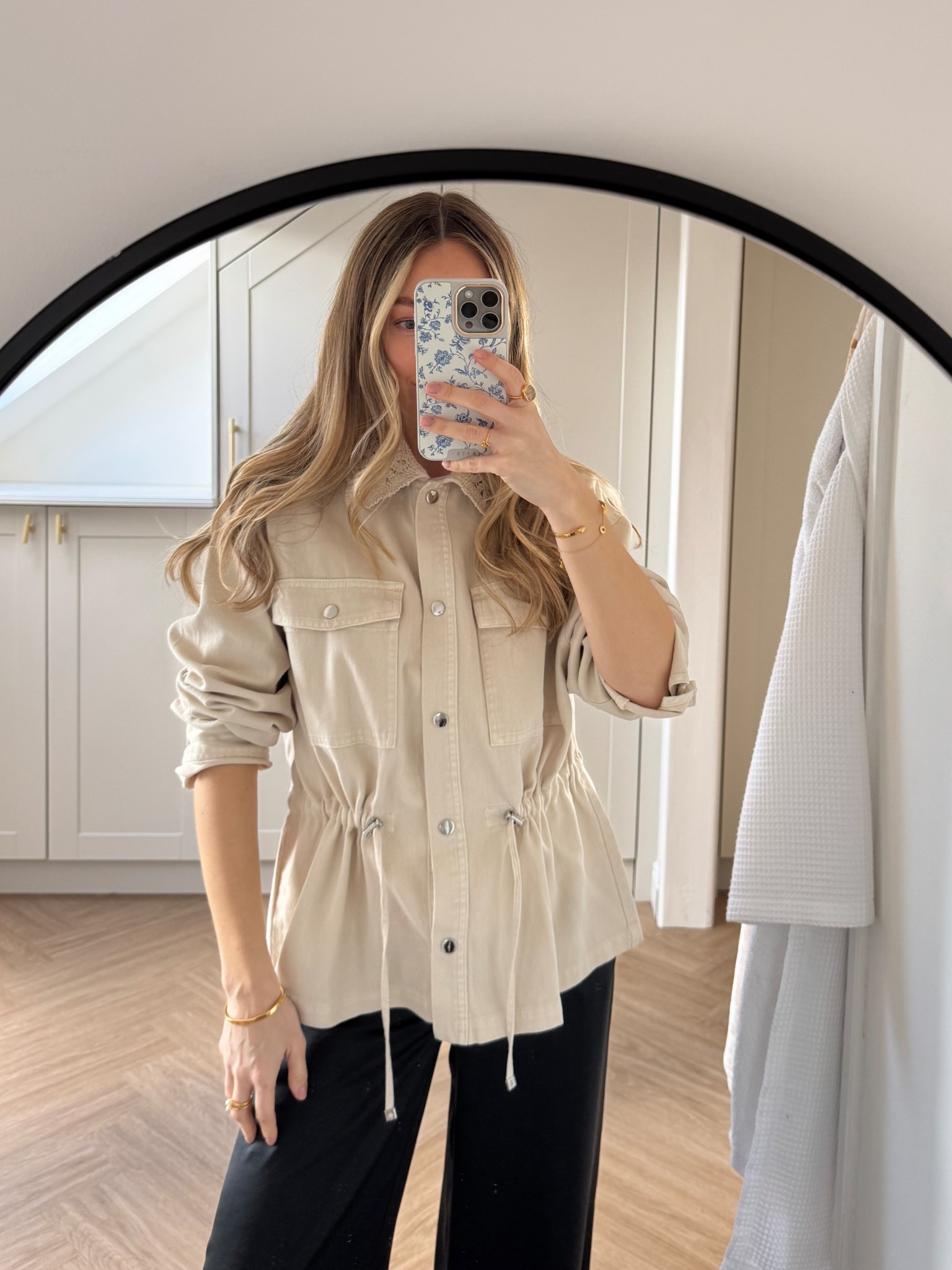 Zara Spring jacket! 🌞 lovely & soft 100% cotton (wearing a size medium but a small would have been better…)

#LTKspring