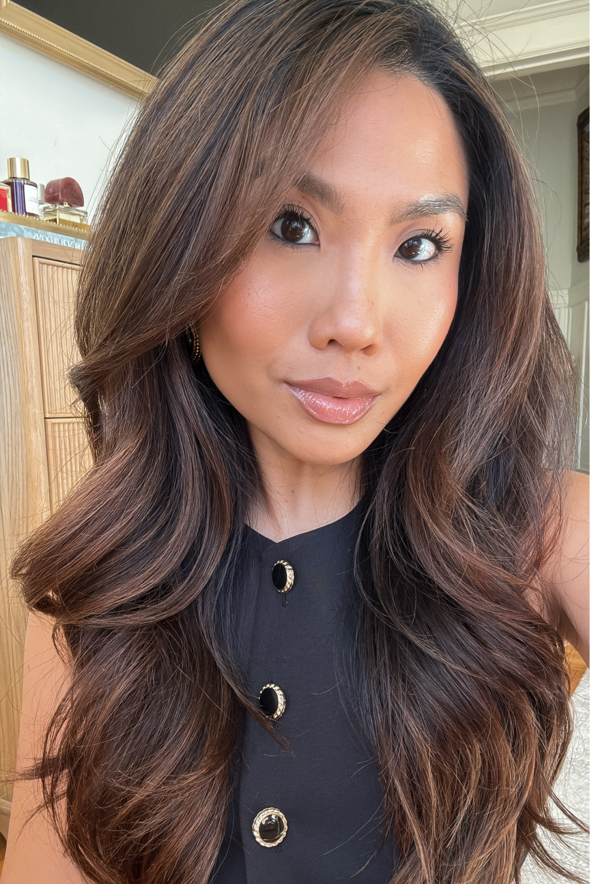 Lip combo! Tried a new gloss today and it’s gorgeous - the shade is 07 nude glow

Lipliner- ABH deep taupe and Huda Beauty honey beige mixed
Lipstick - Nude Kate
Lipgloss - 07 Nude Glow


Sizing:
Vest - runs small in the bust I sized up to Small and there’s an adjustable tie on the waist


#LTKBeauty