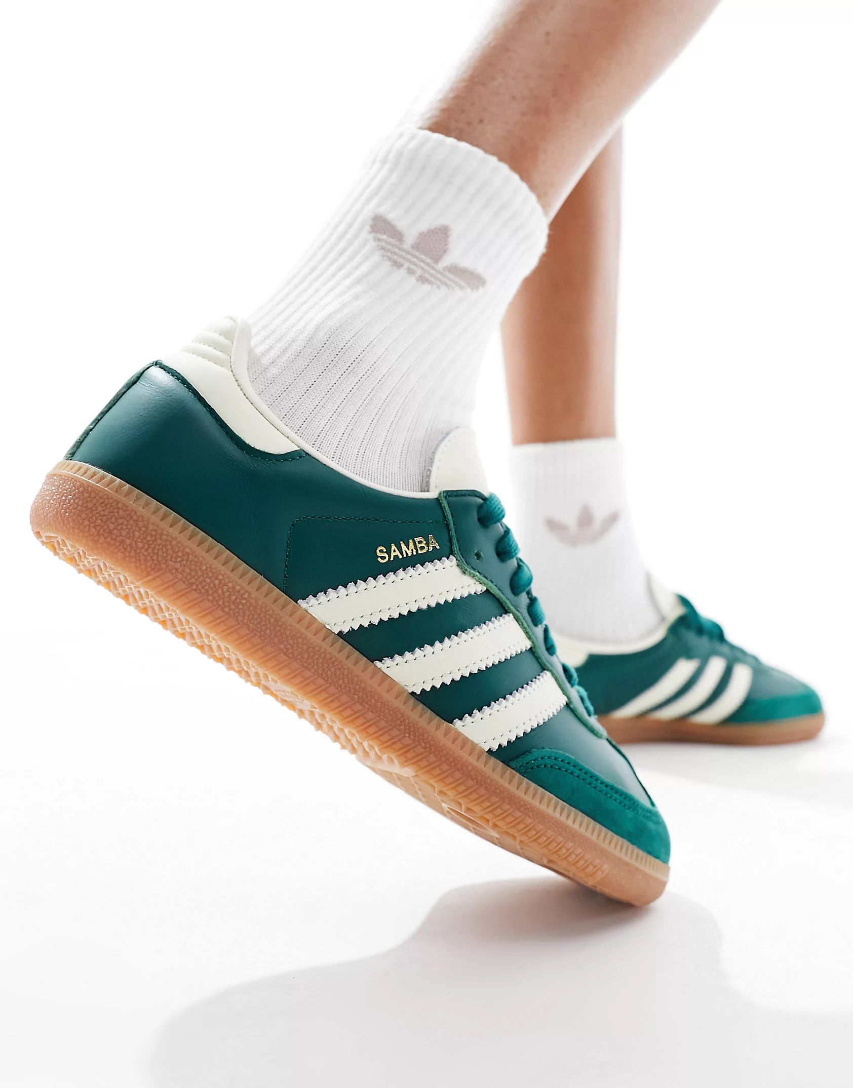adidas Originals Samba OG sneakers in collegiate green and cream | ASOS | ASOS (Global)