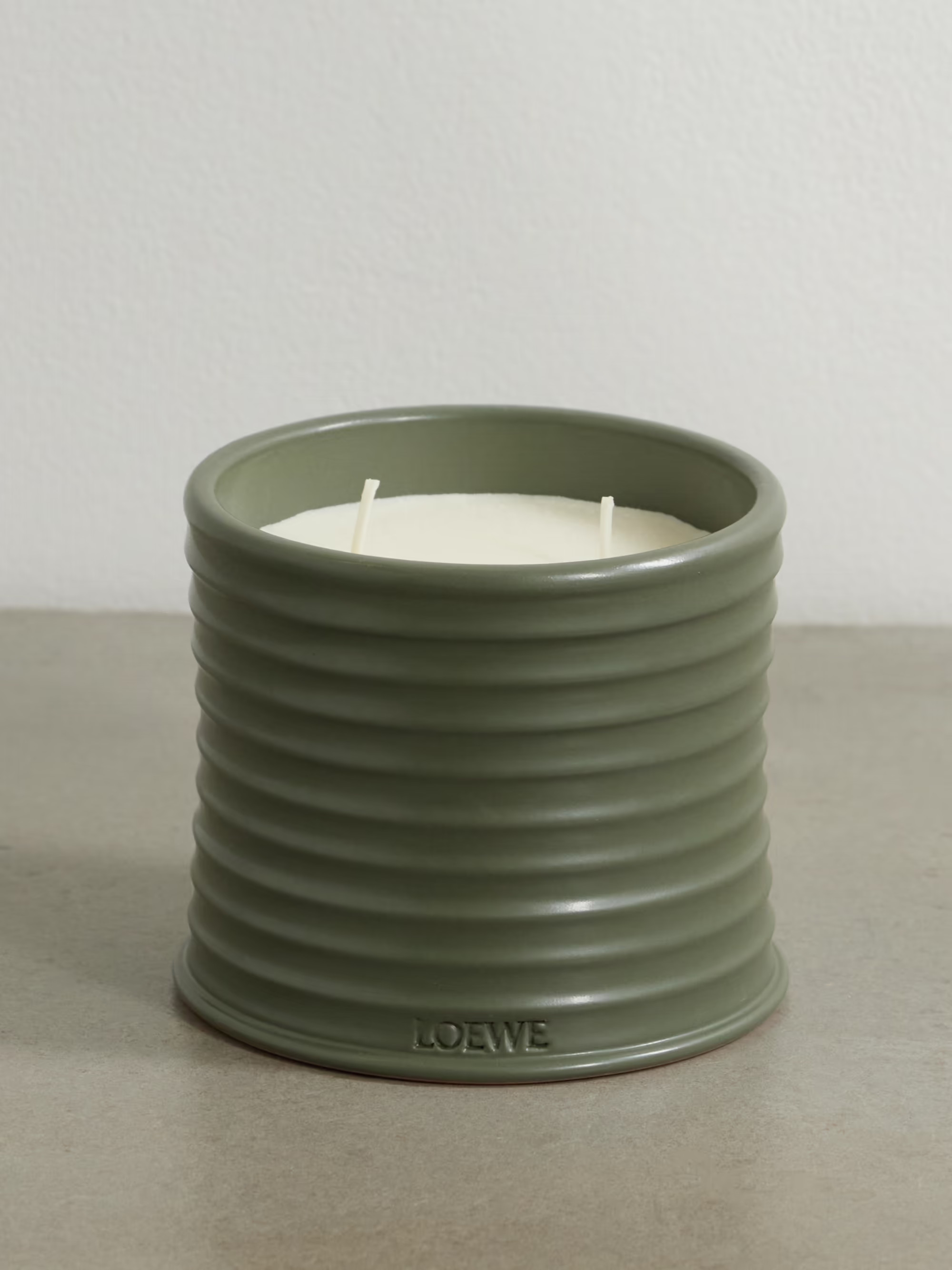 Medium scented candle, 610g | NET-A-PORTER (US)