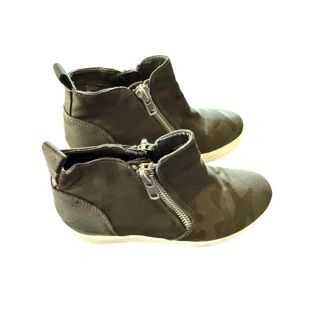 Steve Madden Women's Sneakers - Green/Grey | Depop US