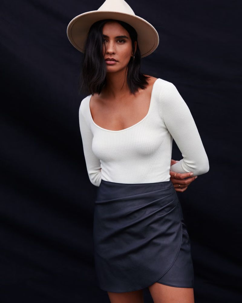 Vegan Leather Ruched Mini Skirt | Abercrombie & Fitch (US)