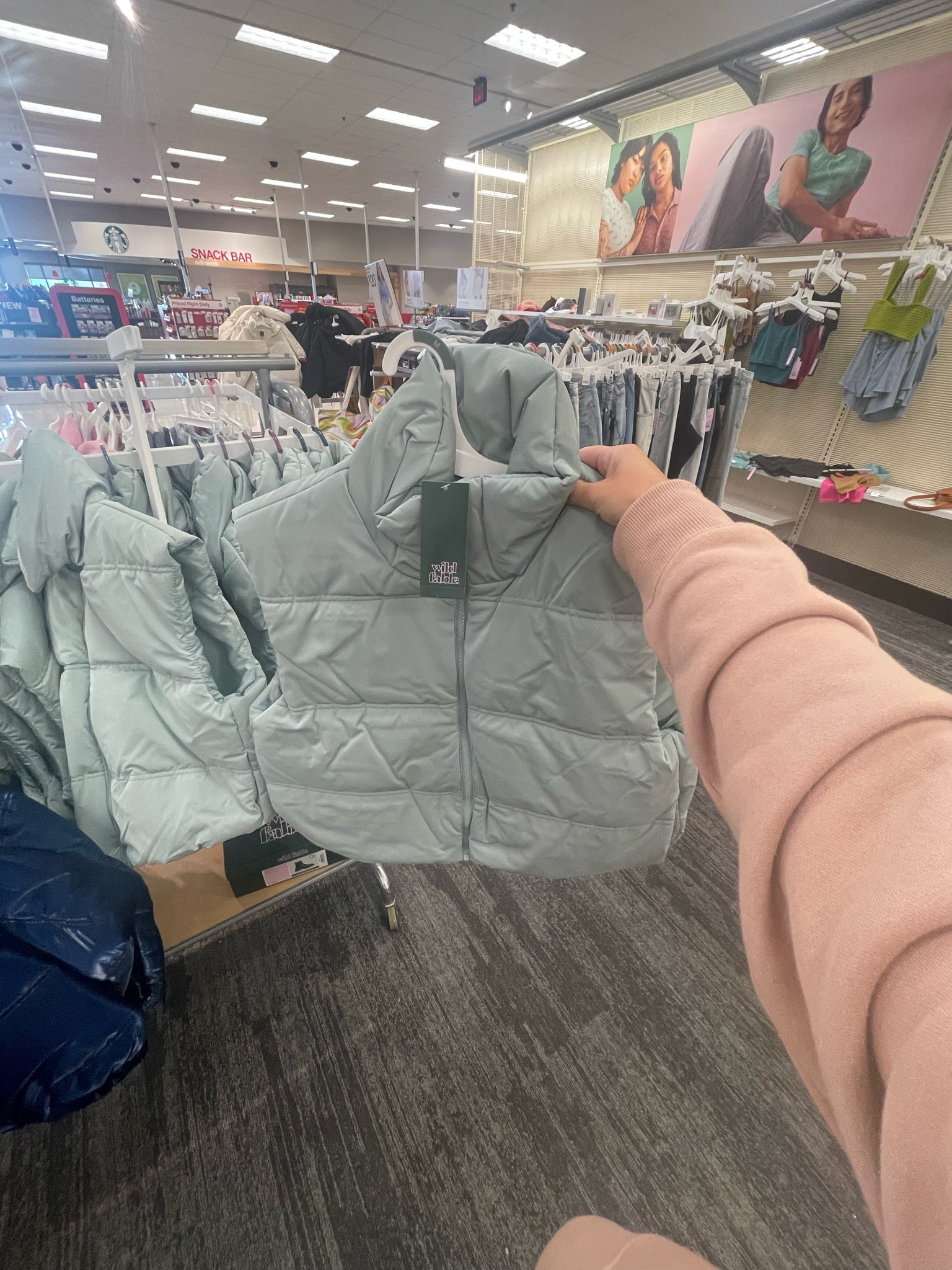 Vest, fall fashion, winter clothing 

#LTKstyletip #LTKfindsunder50 #LTKSeasonal