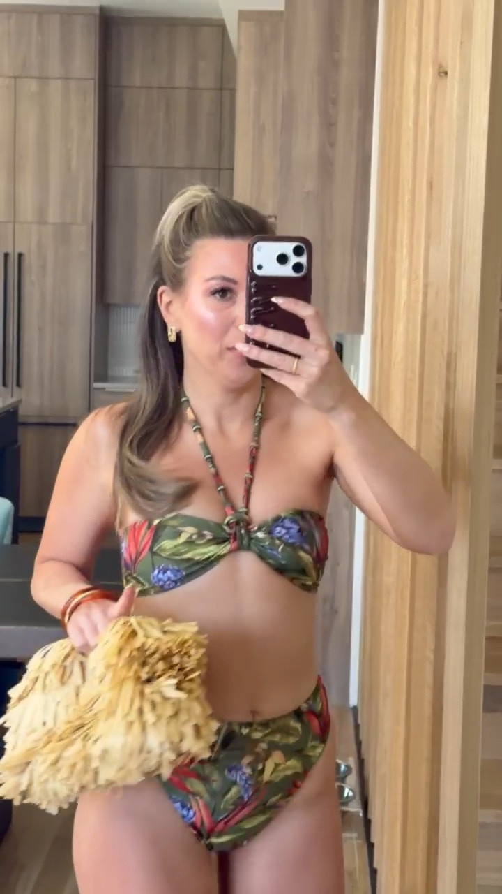 farm rio high wasted bikini resort wear for summer vacation or beach 

divi: emerson15
electric picks: emerson20

i do my normal size small top and medium bottoms 

Beach 
Vacation
Summer looks
Destination
Coverup 
Swimwear
Pool day
Resortwear

#LTKgrwm #LTKootd #LTKSeasonal