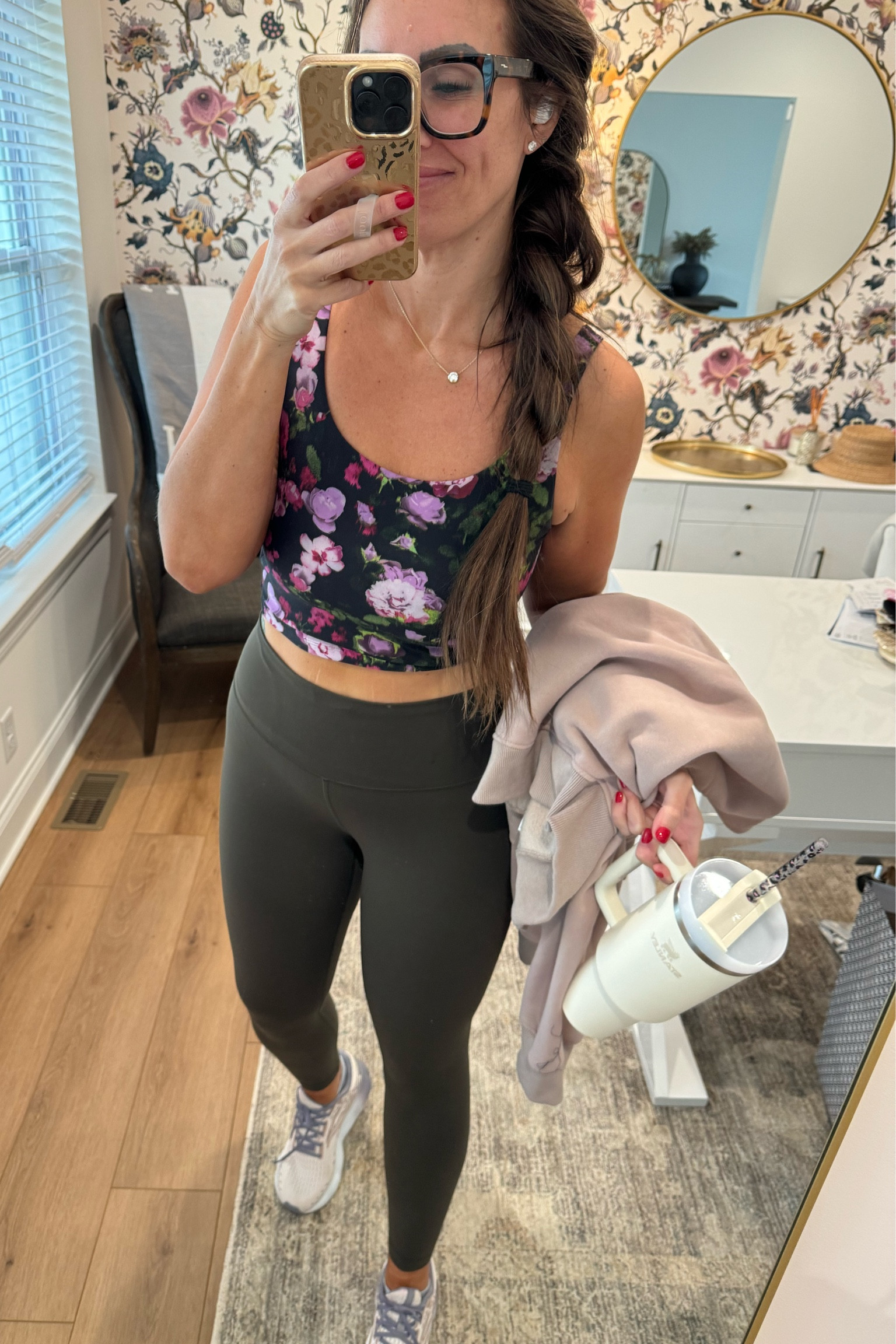 Workout outfit size large old navy top
Size 8 legging s

#LTKsalealert #LTKfitness #LTKmidsize