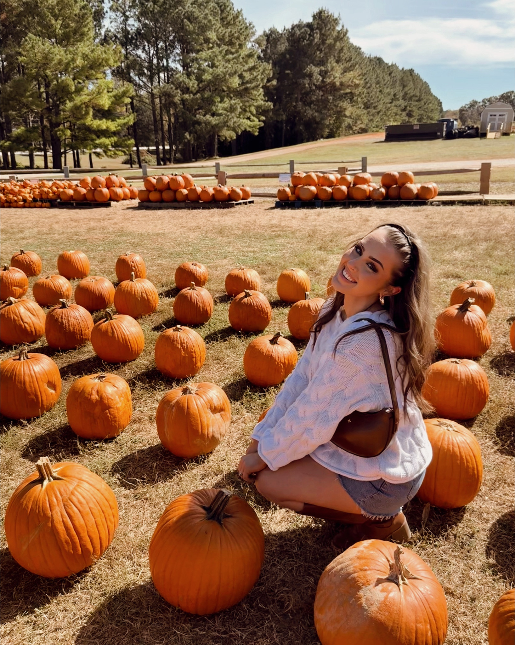 this sweater is a closet staple !!!! love love love her 🤭

#LTKHoliday #LTKSeasonal #LTKGiftGuide