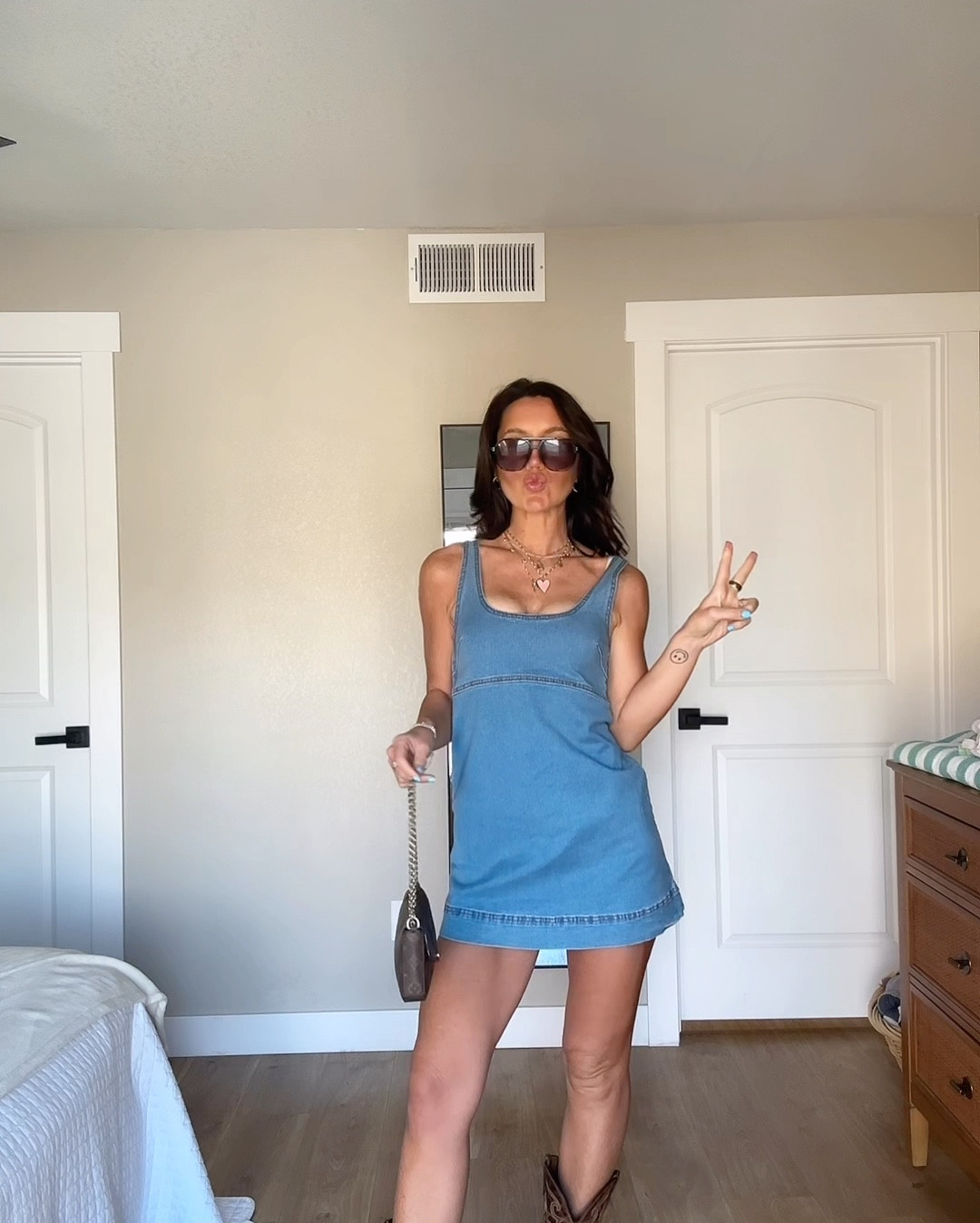 Denim cowgirl💙

#LTKTravel #LTKStyleTip #LTKFindsUnder100