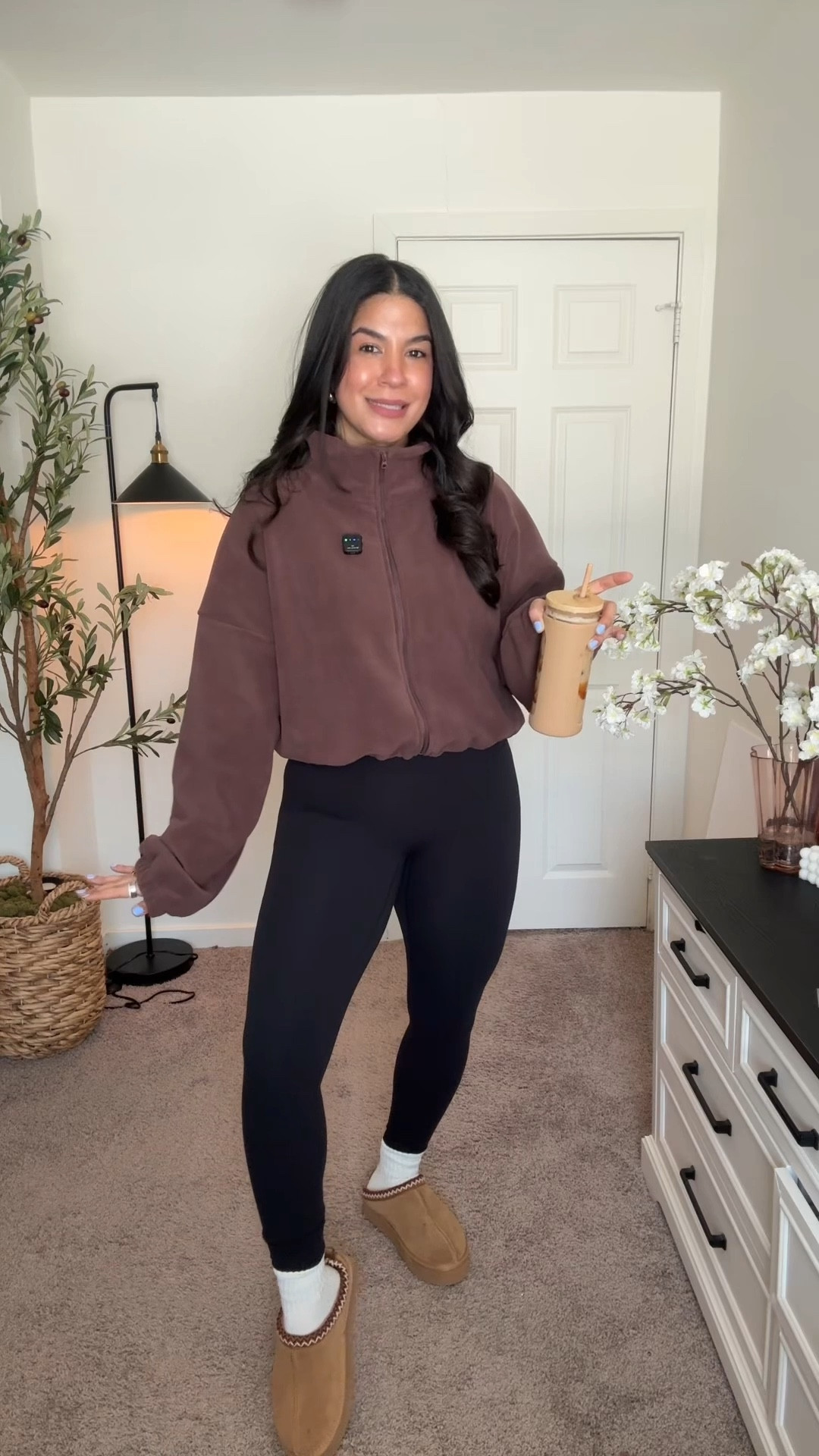 Obsessed with this Cropped Zip Up Jacket 🤎 wearing size L.

#jacket #croppedjacket #outfitideas #comfyoutfits #outﬁtinspo

#LTKootd #LTKgrwm #LTKActive