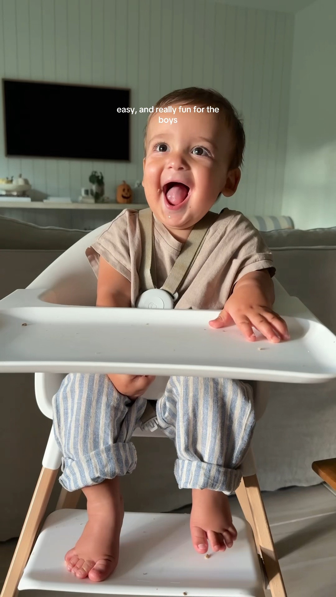 #ad our easy and healthy pancake recipe for babies + toddlers 🤍🍂
⠀⠀⠀⠀⠀⠀⠀⠀⠀ 
not kidding when I say we have these at least 3x a week hehe. they’re super quick to whip up and so fun. you can also use cookie cutters or turn them into waffle pops for your littles!!
⠀⠀⠀⠀⠀⠀⠀⠀⠀ 
ingredients:
1 banana
1 egg
1/2 cup oats
dash of cinnamon
@Gerber puree to naturally sweeten (any flavor your babies like!)
⠀⠀⠀⠀⠀⠀⠀⠀⠀ 
how to: throw it all in a blender, cook on a pan or waffle maker, and enjoy x
⠀⠀⠀⠀⠀⠀⠀⠀⠀ 
@gerber @target #TargetPartner #Target

#LTKKids #LTKfoodie #LTKmomlife