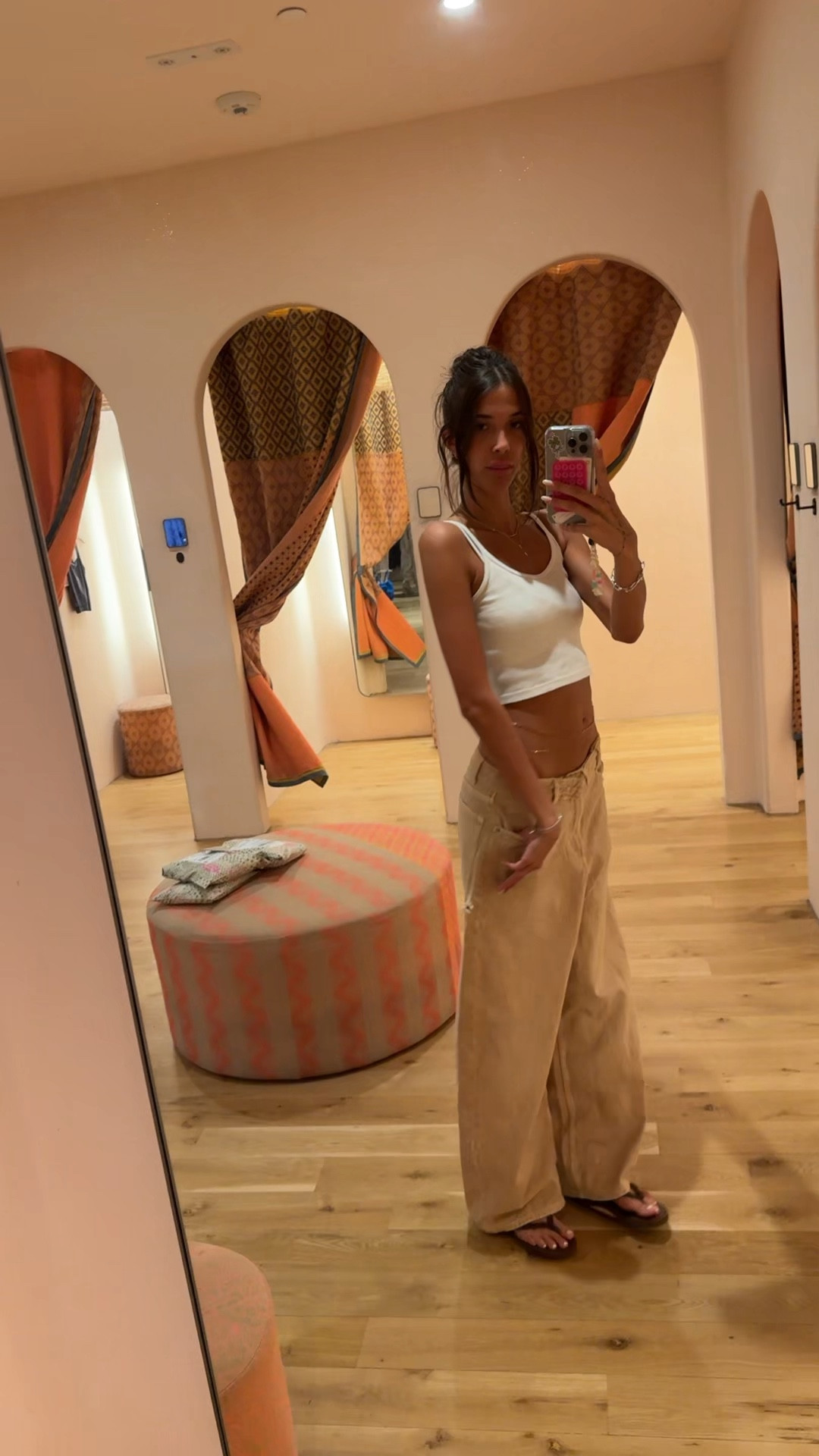 Pants are Zara code 5252/014/707



#LTKTall #LTKSeasonal #LTKootd