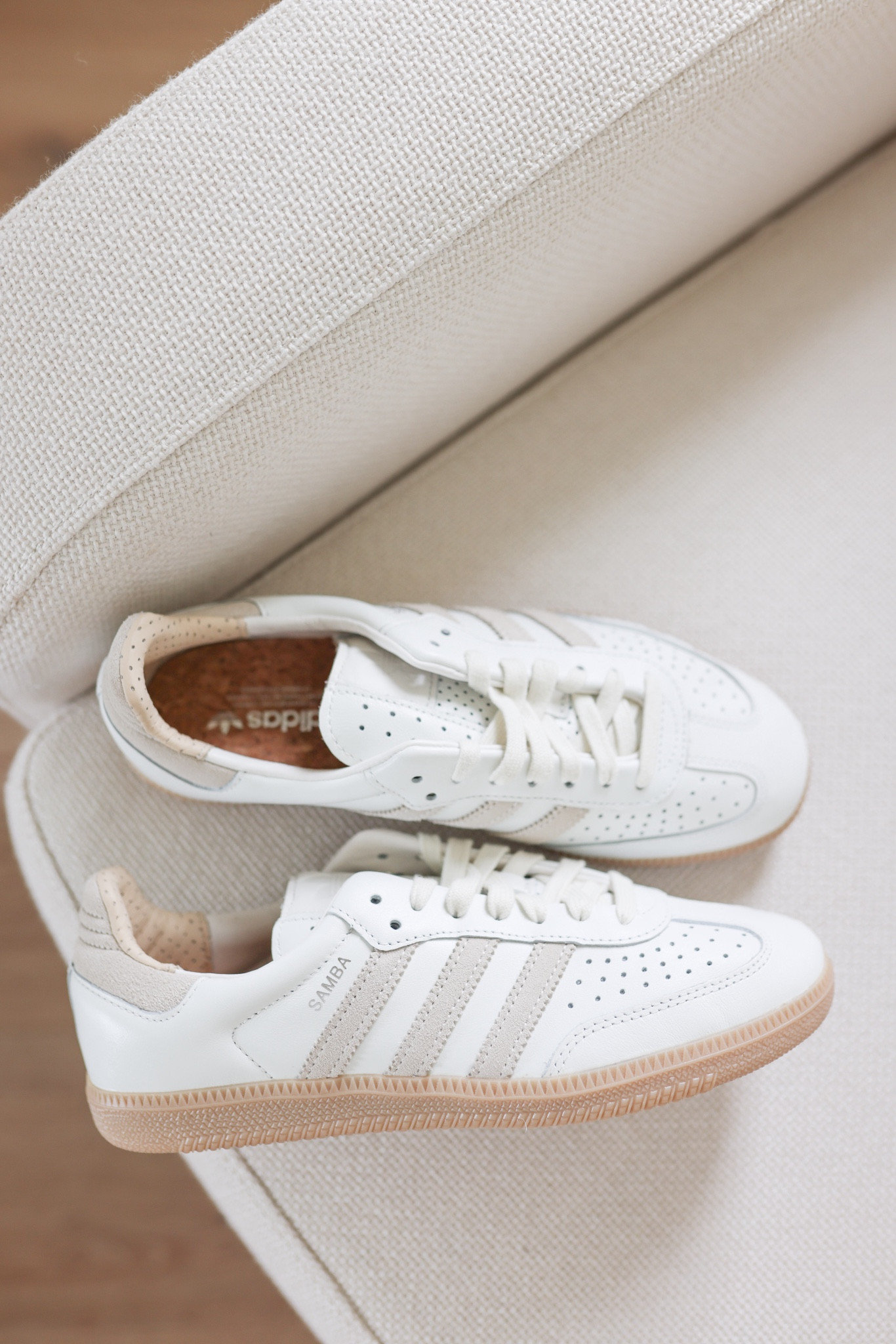 One of my favorite pairs of Adidas samba! Such a subtle color combination! 

Adidas sneakers, neutral adidas sneakers, adidas sambas 

#LTKStyleTip #LTKShoeCrush