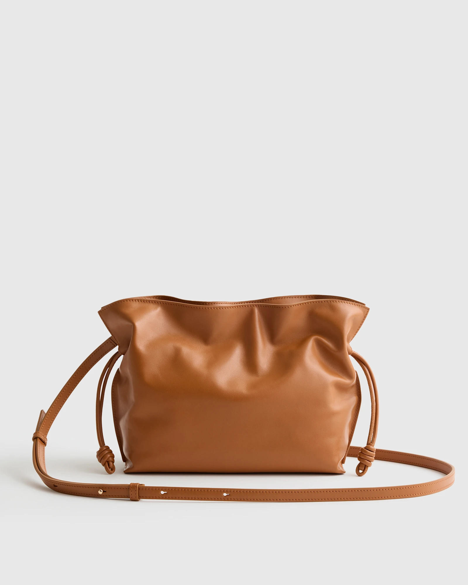 Quince | Women's Italian Leather Drawstring Pouch Crossbody in Cream | Quince