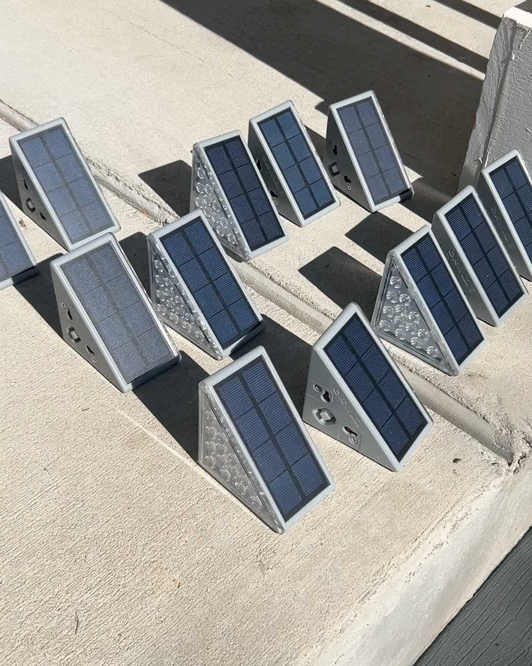 Solar powered stair lights that look like custom lighting 👊🏻

#LTKHome #LTKFindsUnder50 #LTKOver40
