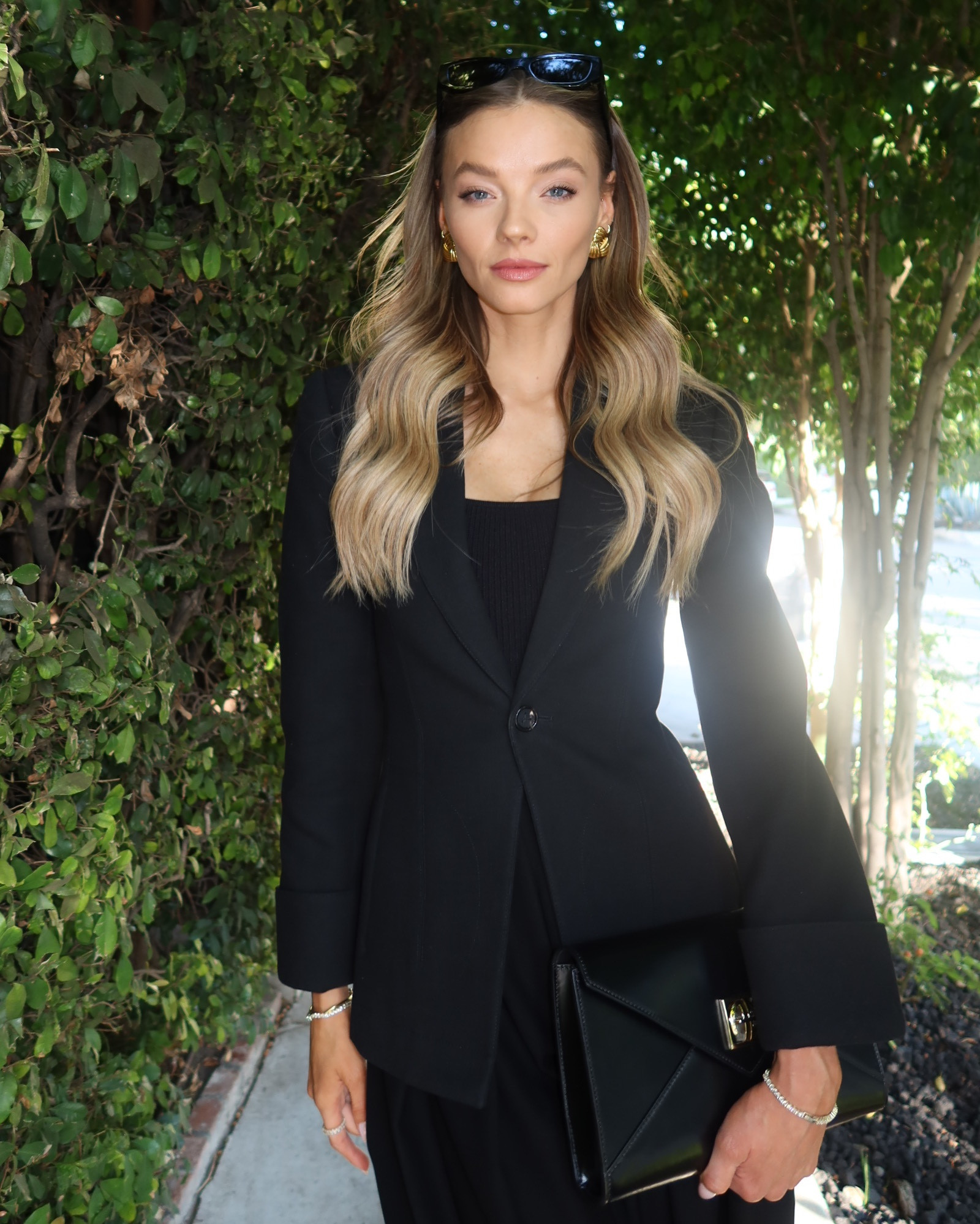 Feeling professional in this black blazer and wide leg trouser pants! 🖤

#LTKItBag #LTKStyleTip