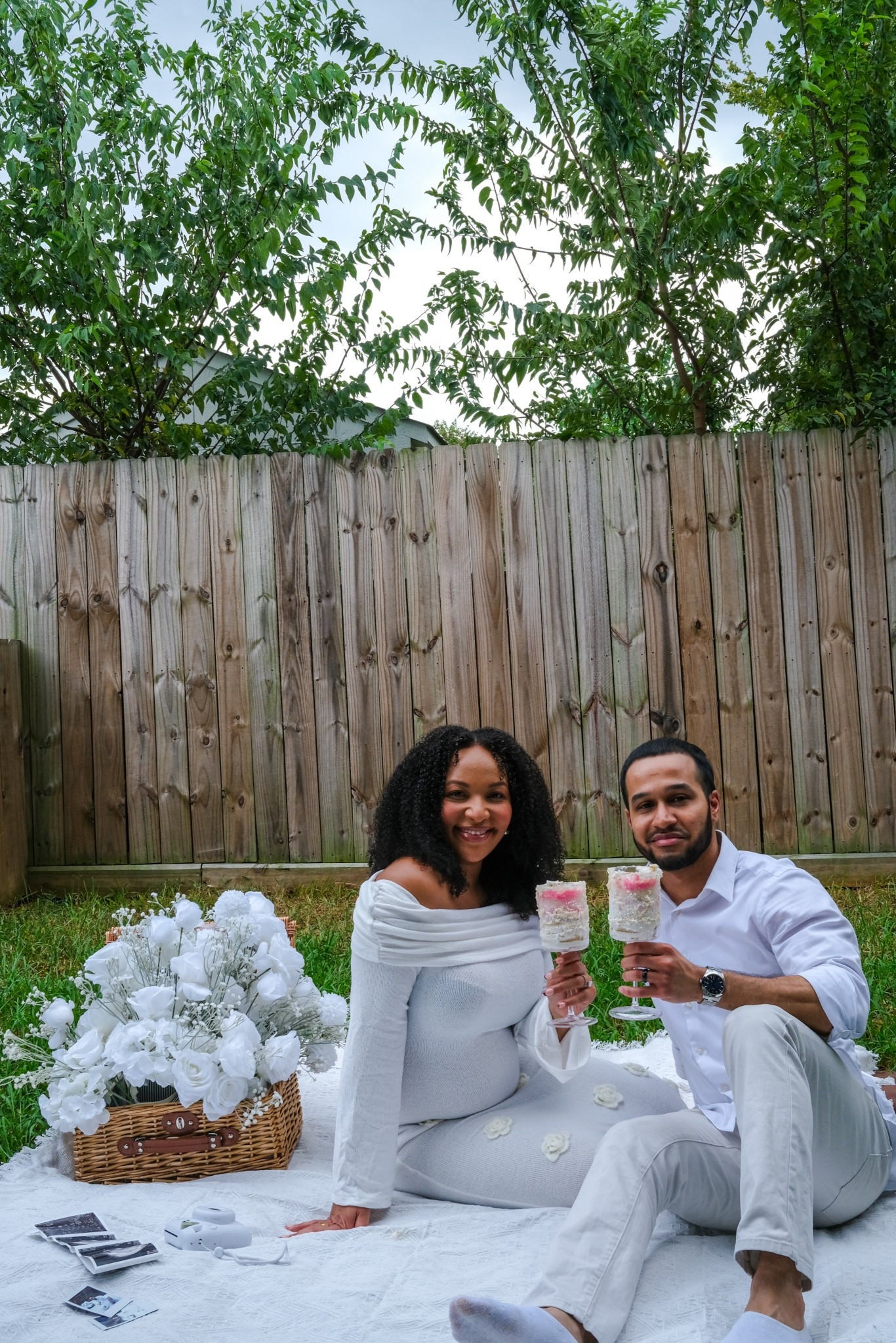 We’ve done our gender reveal! 🤍

This white maxi dress was perfect to show the baby bump, it’s so cute and comfortable.



#LTKgrwm #LTKootd #LTKBump