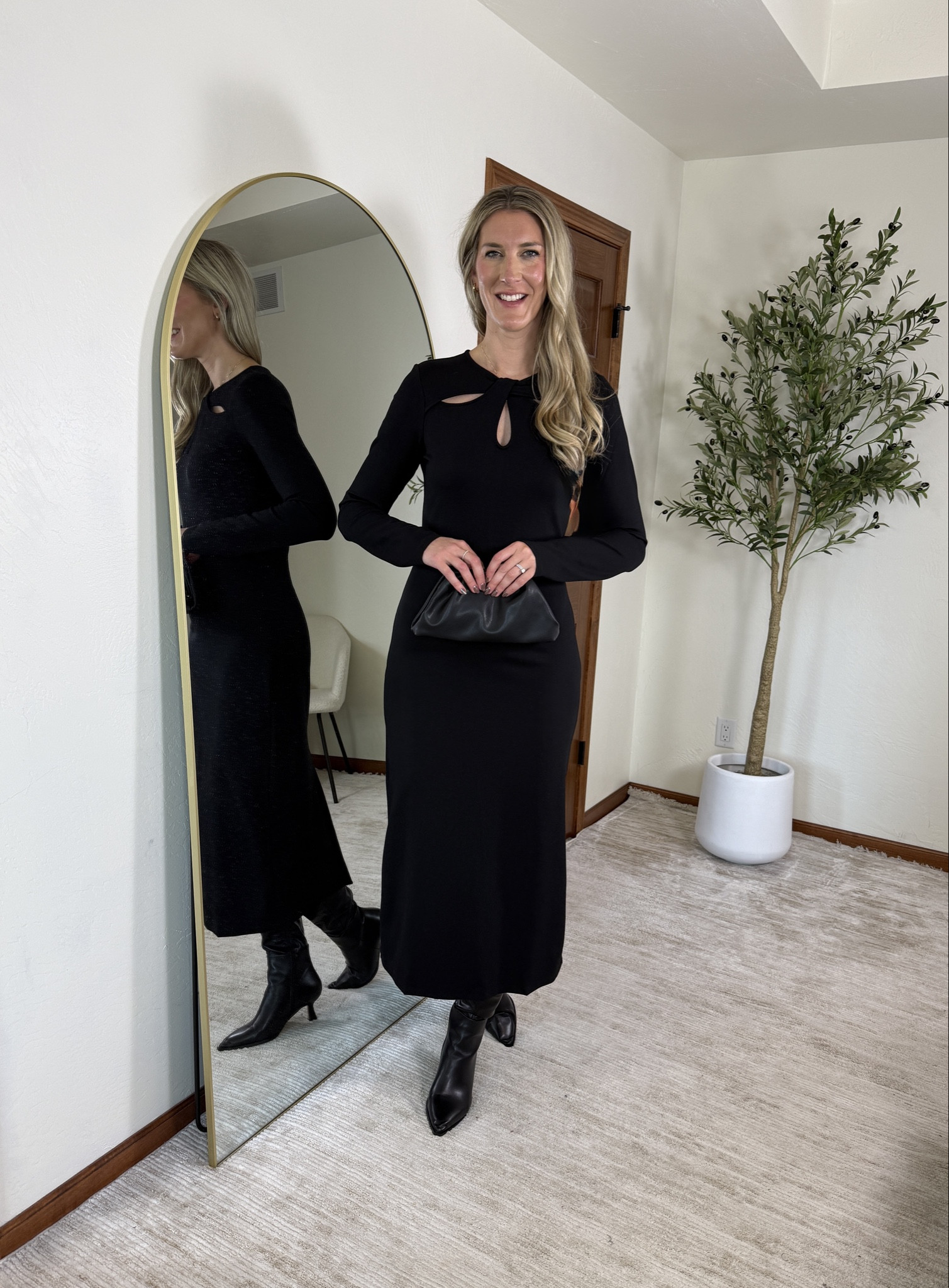 Wearing my true size, medium tall in both top and bottom. Velvet set makes us look like one piece dress.

Little black dress, cutouts, lbd, holiday dress, holiday party, office party, Christmas party, work party, work dress, holiday dress, Christmas dress, tall dress set 

#LTKSaleAlert #LTKTall #LTKSeasonal