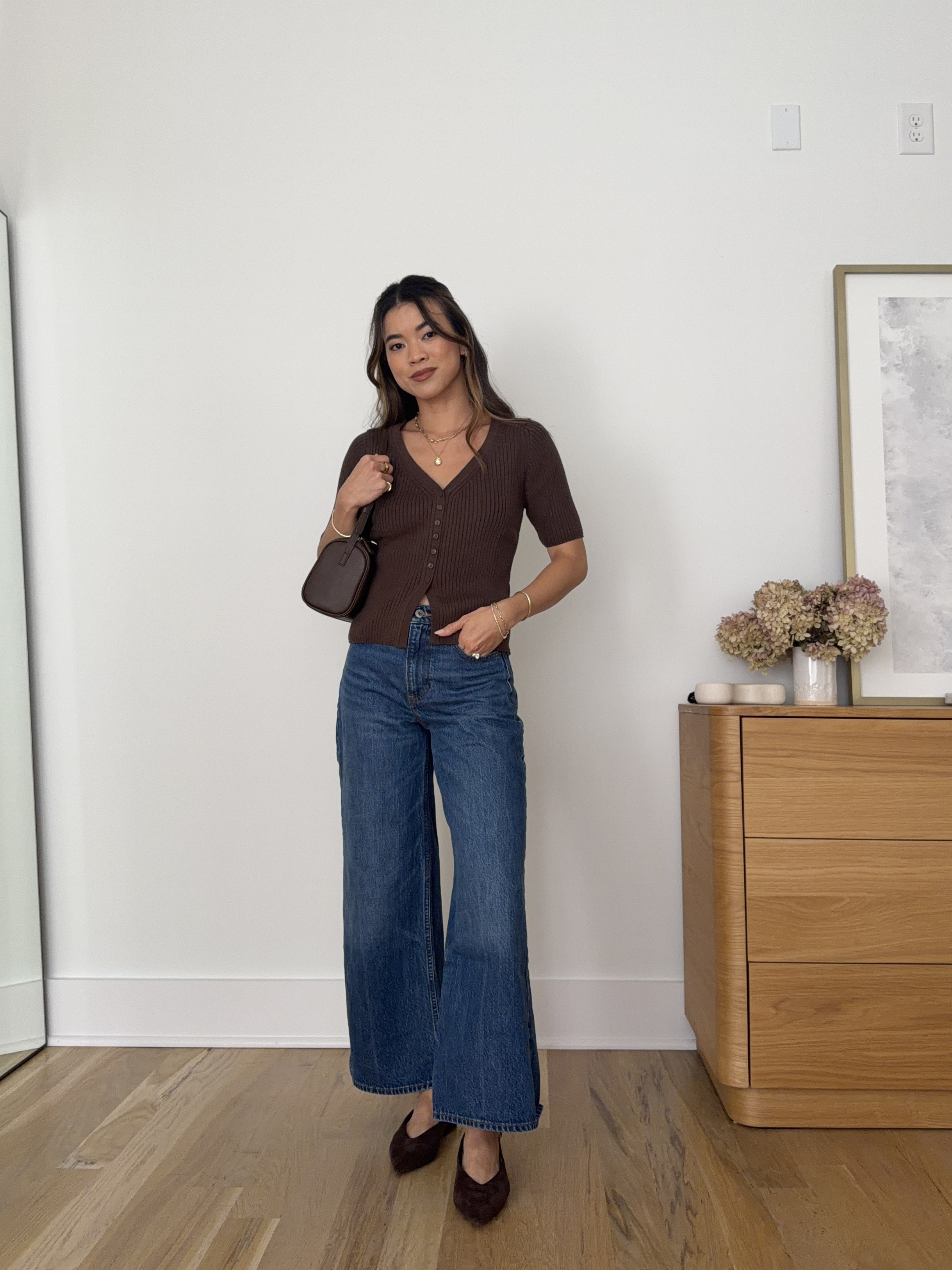 I love a short sleeve cardigan for autumn! This @abercrombie one is so cozy.
Use my Abercrombie stackable discount code AFCHLOE for an additional 15% off. Be sure to shop the Abercrombie denim sale 25-50% off all jeans & 20% off almost everything else now until Aug 10th!

Sizing info:
-Abercrombie High Rise Wide Leg Jean
 (Size 23 Extra Short in Dark)
-Abercrombie 100% Cotton Rib Half-Sleeve Cardigan (Size XS in Brown)


Petite style, petite fashion, mom outfit, mom style, petite pants, petite outfit ideas, petite outfits, best pants for petite, petite barrel pants, spring style, spring outfits, vacation outfits, summer outfits, fall pants, autumn top, petite fall outfits, abercrombie pants, fall sale, Abercrombie sale, sale, fall cardigan, barrel jeans, petite barrle jeans

Denim Promo: *Offer valid online only August 5, 2026 to August 10, 2026 in US/CA. Excludes clearance. Online price reflects discount.
Extra 20% Off: *Offer valid in stores and online August 5, 2026 to August 10, 2026 in US/CA. Exclusions apply as indicated. Online price reflects discount.
Promo Code: *Use code AFCHLOE to get an additional 15% off almost everything in stores and online at checkout from August 5, 2026 to August 10, 2026 in US/CA. Exclusions apply. See details online.

#LTKootd #LTKSaleAlert #LTKWorkwear