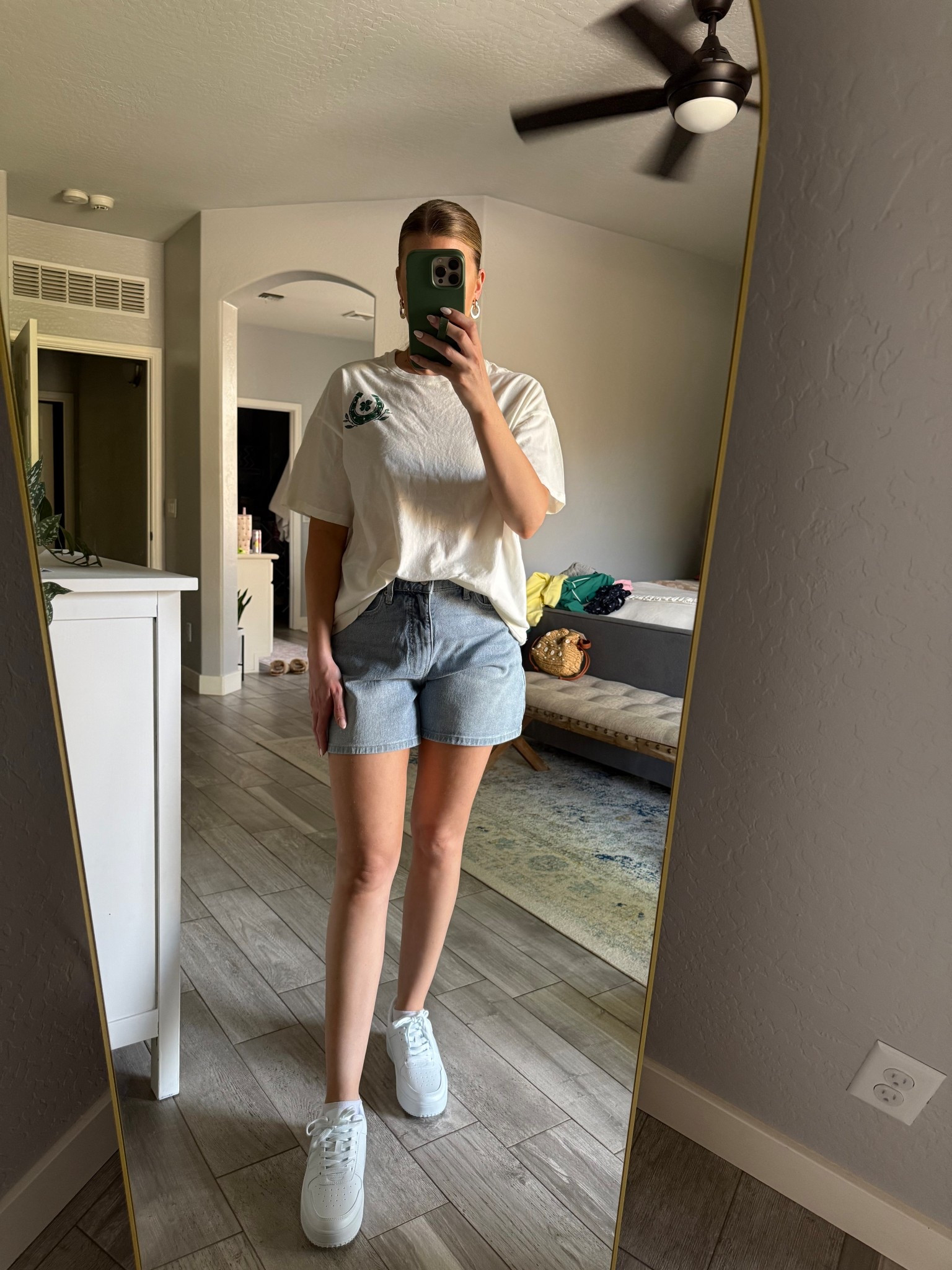 Light wash shorts, stretchy fabric and super comfortable, under $20

#walmartfind #walmartfashion #affordablefashion

#LTKgrwm #LTKmomlife