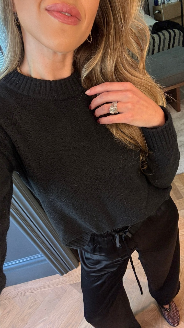 Getting dressed for brunch can feel like a puzzle, you want to look pulled together but still effortless. Silk pants are the chicest and comfiest way to elevate any look, and they’re the hero piece in this outfit. Paired with easy layers and timeless accessories, it’s a formula that always works.

Save this for your next brunch date or weekend plans 🕶️ because having a style formula makes getting ready so much easier.

Comment BRUNCH and I’ll DM you all the outfit links 🥂

#BrunchOutfits #GRWM #OOTDinspo #EffortlessStyle #OutfitDiaries #WeekendStyle #Fall2025Fashion #SilkPants

#LTKFindsUnder100 #LTKWorkwear #LTKTall