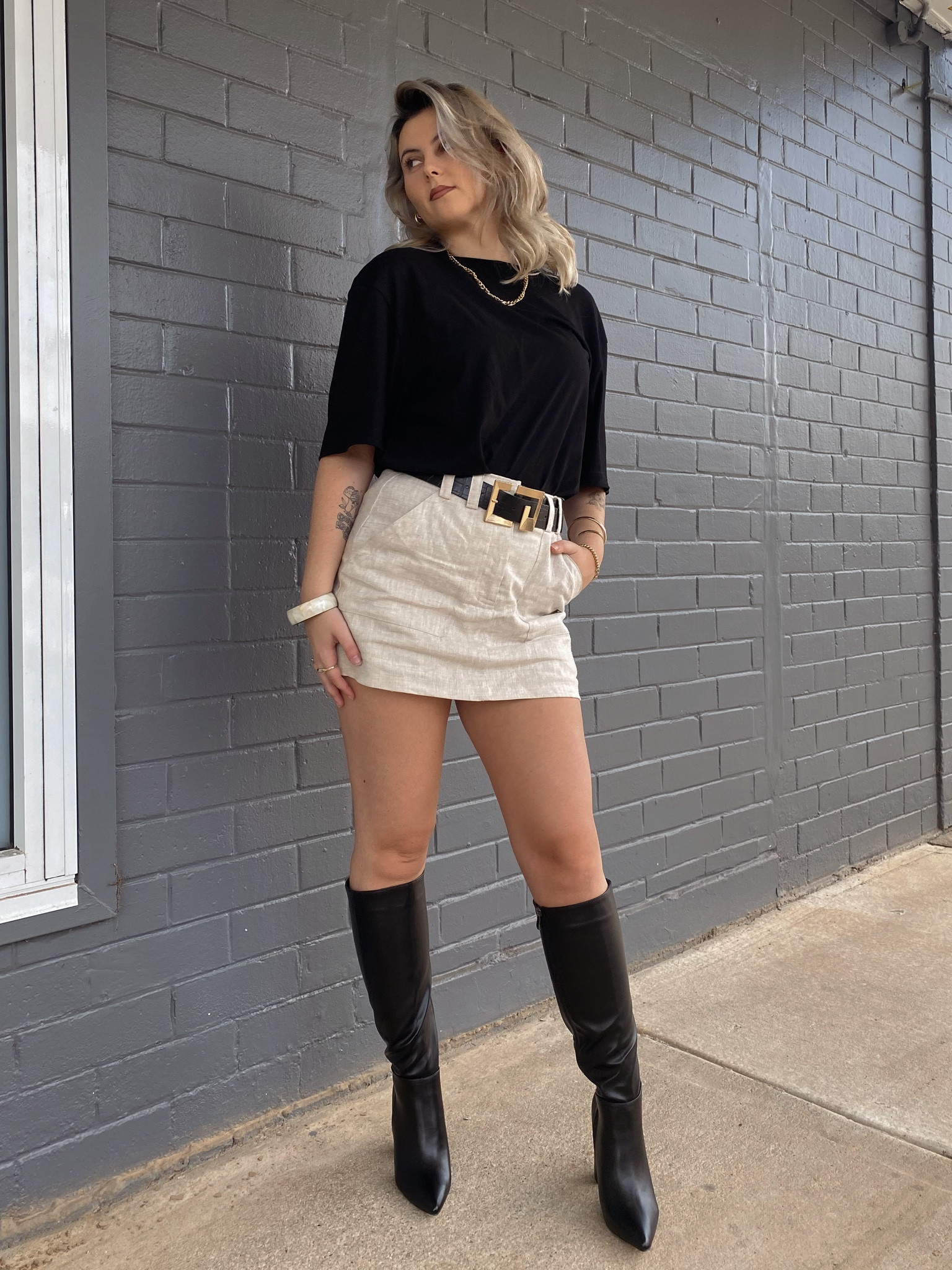 Knee high boots just hit different 

#LTKstyletip #LTKfindsunder50 #LTKSeasonal