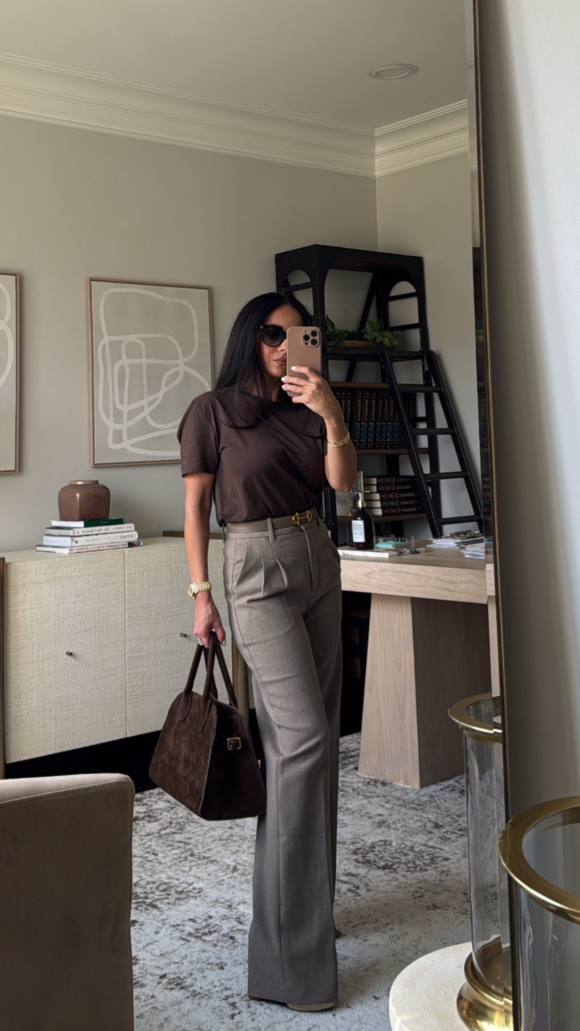 Sunday outfit 

Style inspo | fall fashion | Rita Salmo | Aritzia trousers | petite fashion 

T-shirt is Zara check Instagram stories for ref # (linking similar options) 

Trousers size: 24 regular length (re-ssential fabric) 

Handbag: small, coffee 

#LTKStyleTip #LTKOver40