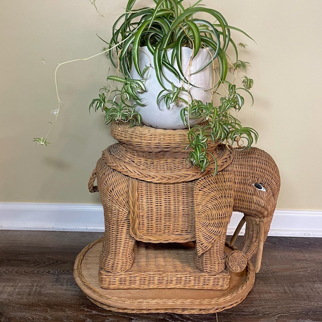 VTG Wicker Rattan Elephant Plant Stand – 17” Tall With Matching Base Tray – Boho Jungle Dec... | Etsy (US)