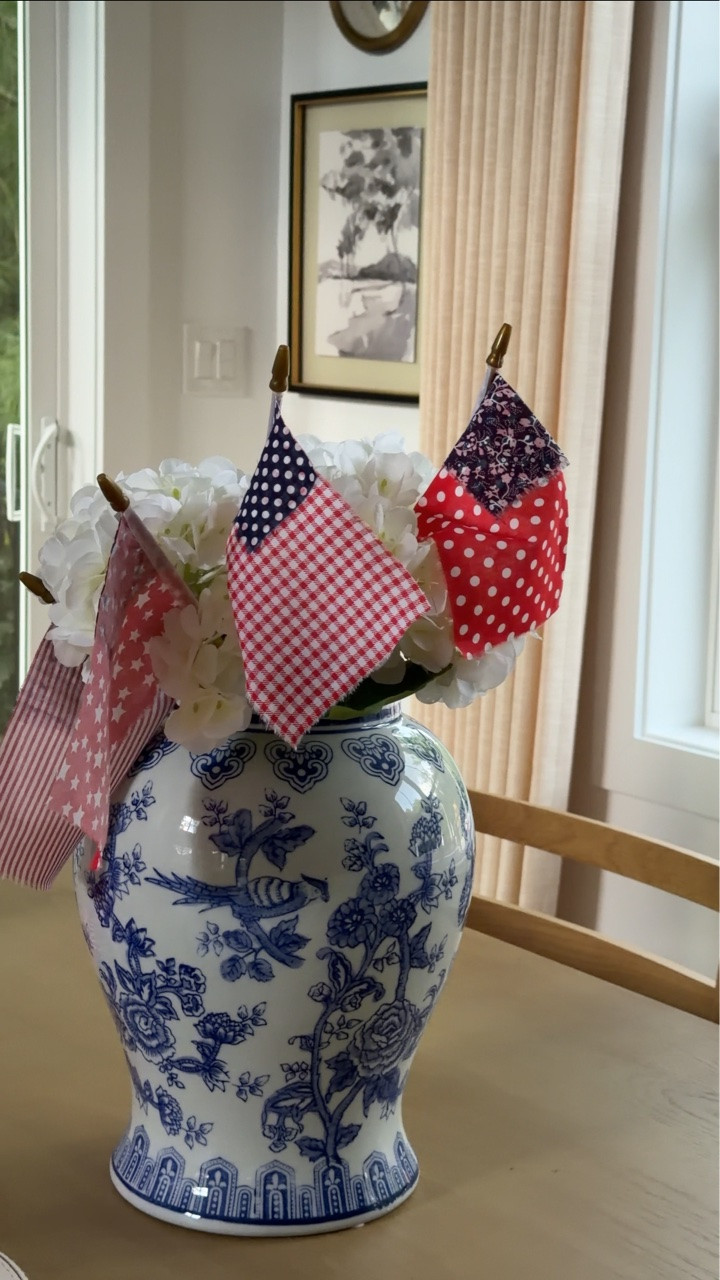 Mini American flags, but make them fun and different. Such an easy little diy craft using minimal things and you couldn’t possibly mess it up. The more unique, the better. How cute for a girls night craft? 

Save and make for the Fourth or Labor Day! Mention “FLAGS” below for the 🔗 and details to everything I used. 

#americanflagcraft #girlsnightcraft #fabriccraft #redwhiteblue #americanasummer