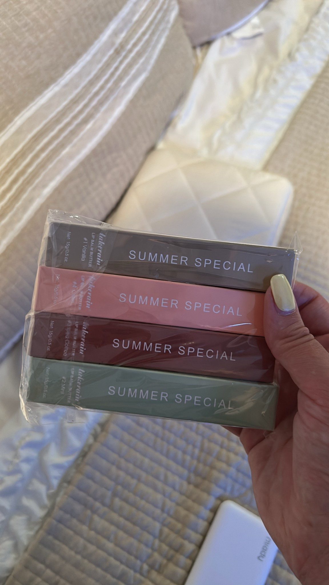 Summer Fridays Dupe 🤍 favvvv fine from Amazon 

Amazon Dupe
Amazon Finds
Amazon Summer Fridays 
Summer Fridays Dupe 
Summer Fridays Lip Balm 
Amazon Shopping 
Amazon Beauty