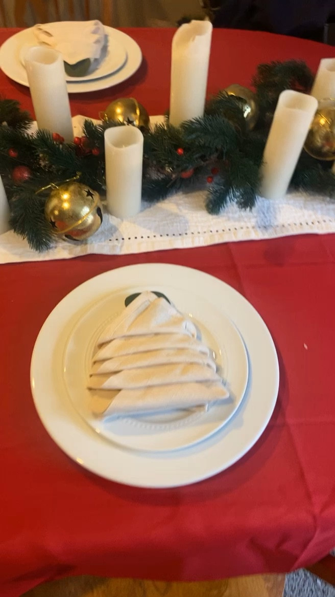 Christmas Table Set Up

#LTKhome #LTKSeasonal #LTKunder100