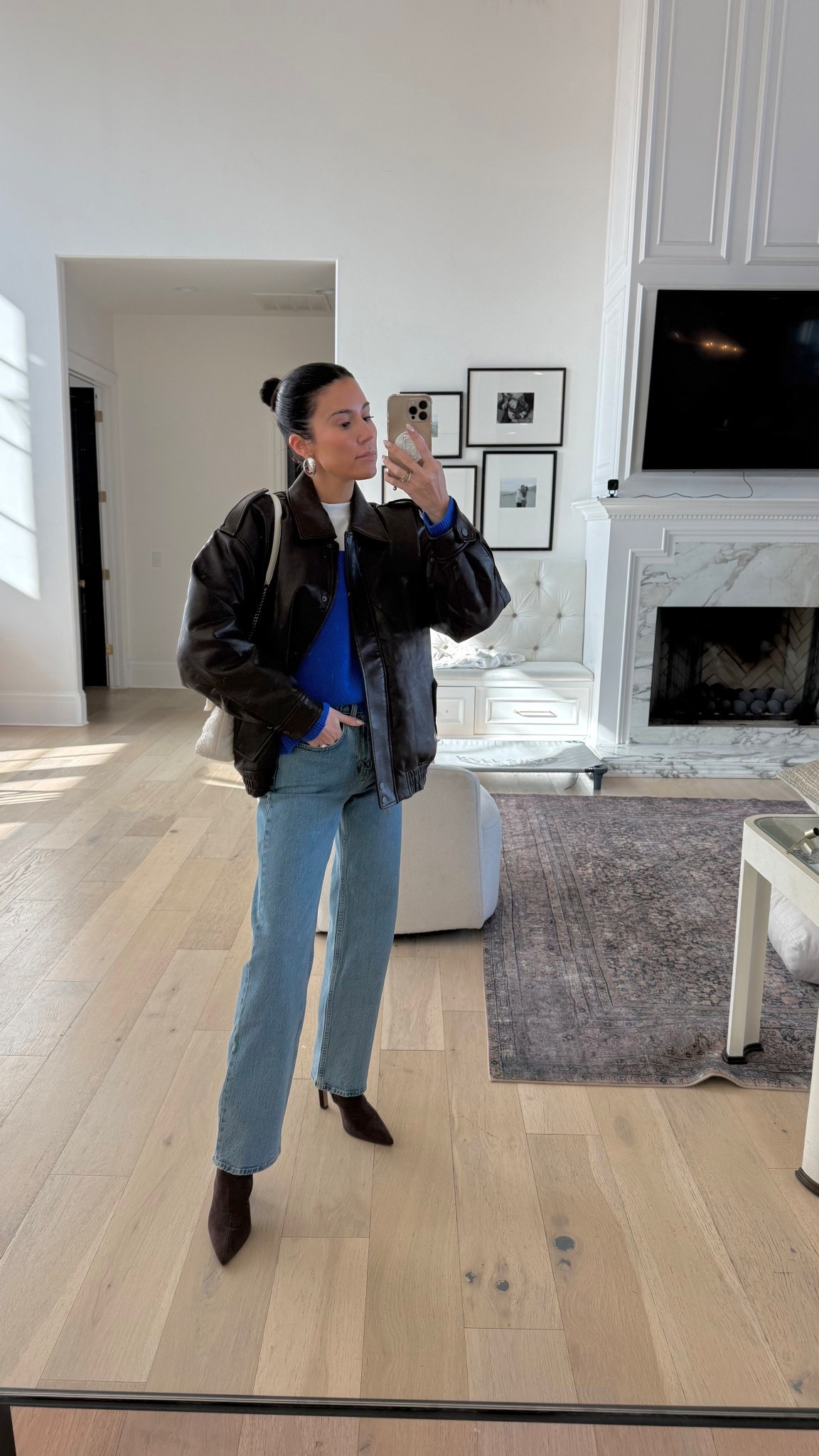 Weekend outfit 🖤

Jeans & leather jacket from @abercrombie 
Blue cashmere sweater from @aritzia 

#LTKootd #LTKSeasonal #LTKdayinmylife