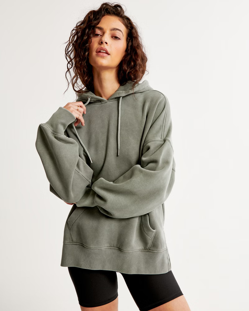 Essential Oversized Sunday Vent-Hem Hoodie | Abercrombie & Fitch (US)