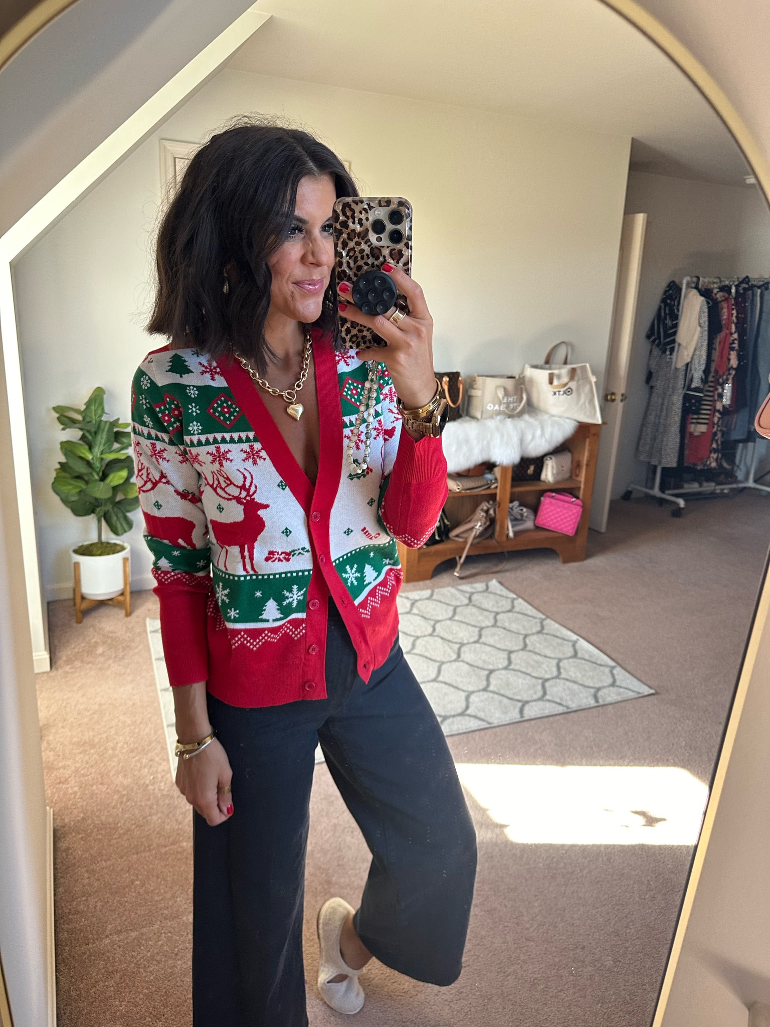 Christmas sweater on promo! 

40% off with code 40FENTHK
+ clip the coupon
Only $14.99!

#LTKFindsUnder100 #LTKSeasonal #LTKSaleAlert
