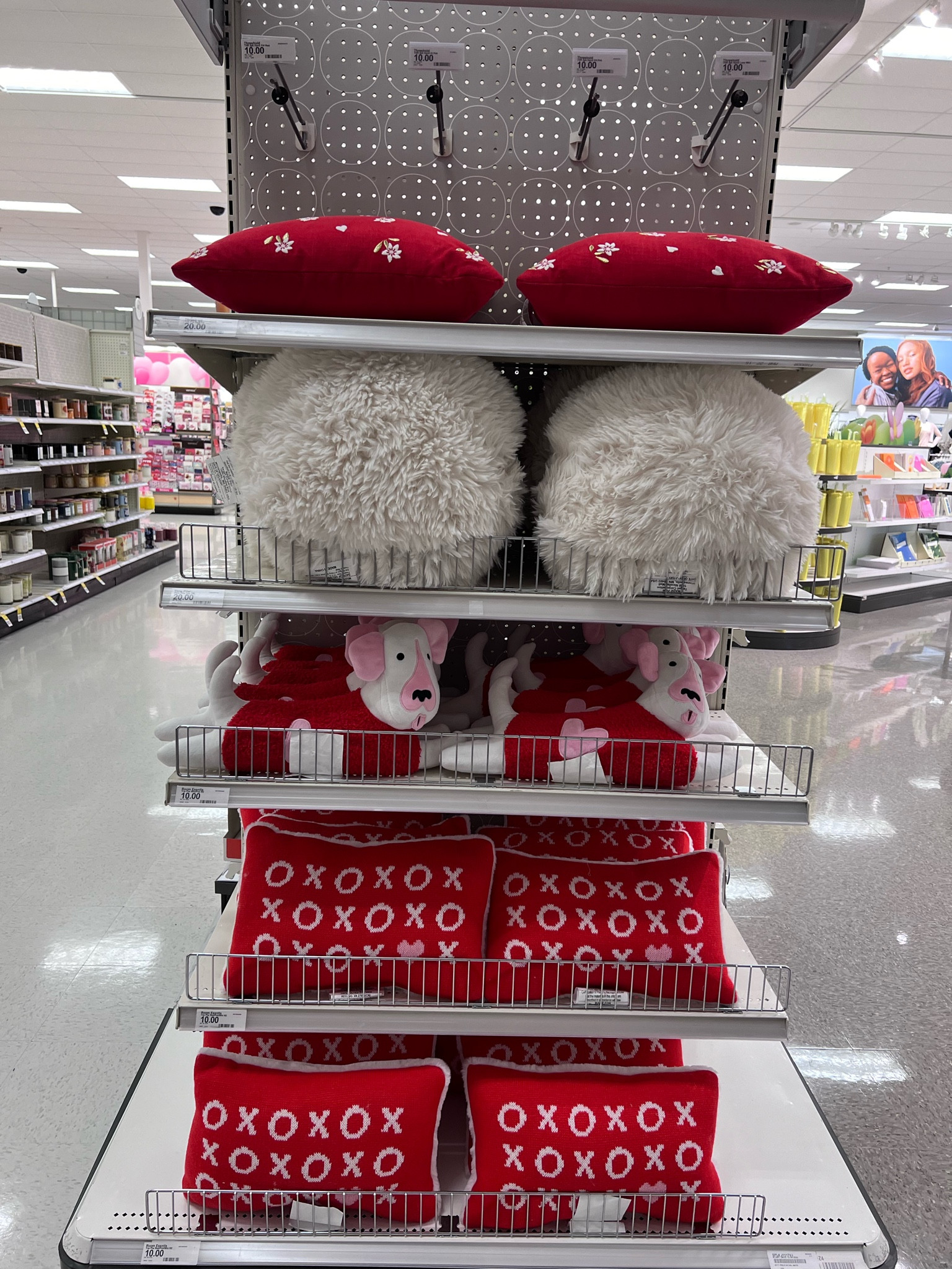 Love these valentines pillow finds

Round faux fur pillow / dog pillow / xoxo pillow / valentine decor

#LTKSeasonal #LTKhome