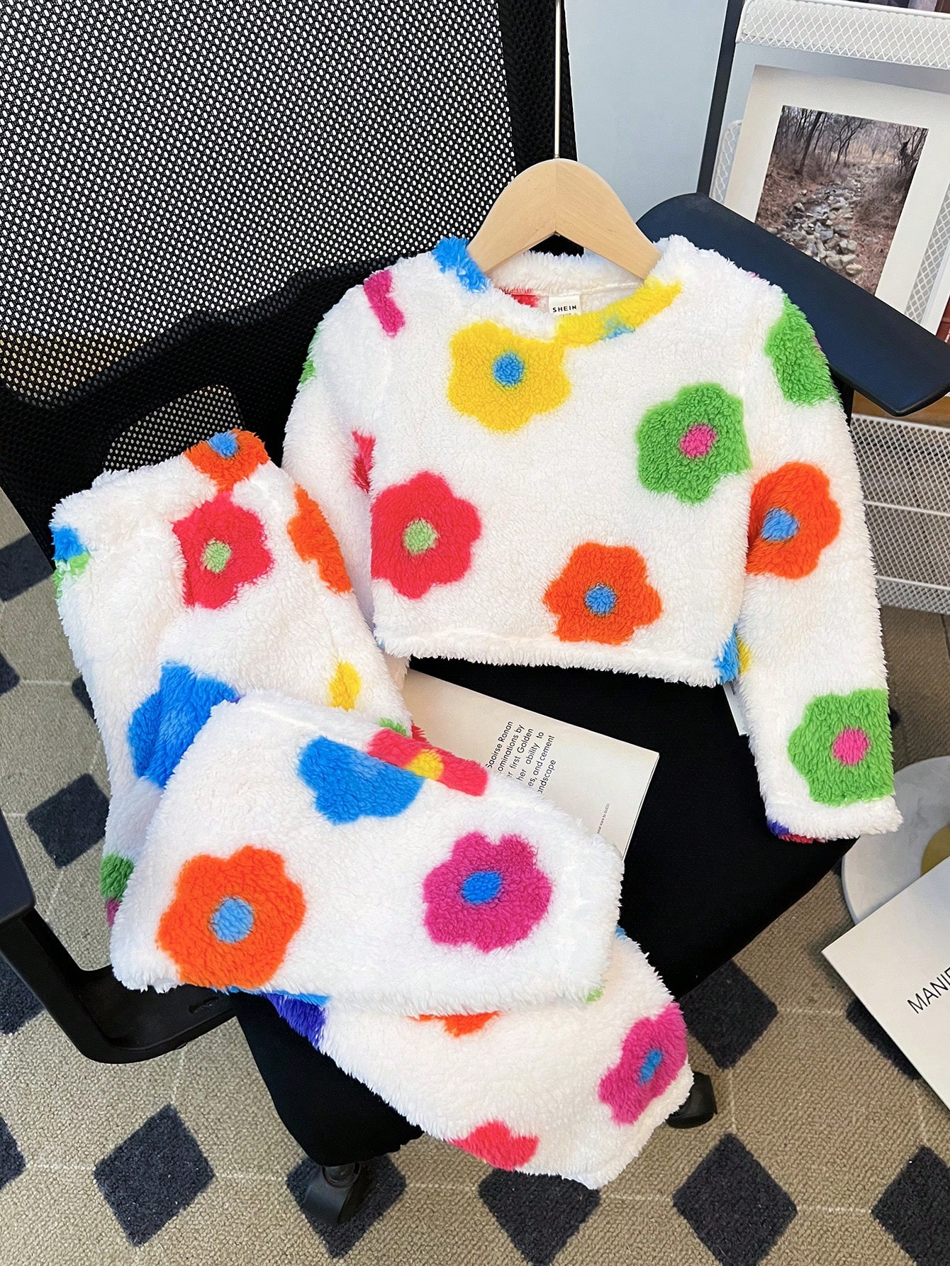 2pcs Set: Teddy Velvet Knit Ditsy Floral Fluffy Round Neck Loose Casual Top & Wide-Leg Loose Casu... | SHEIN