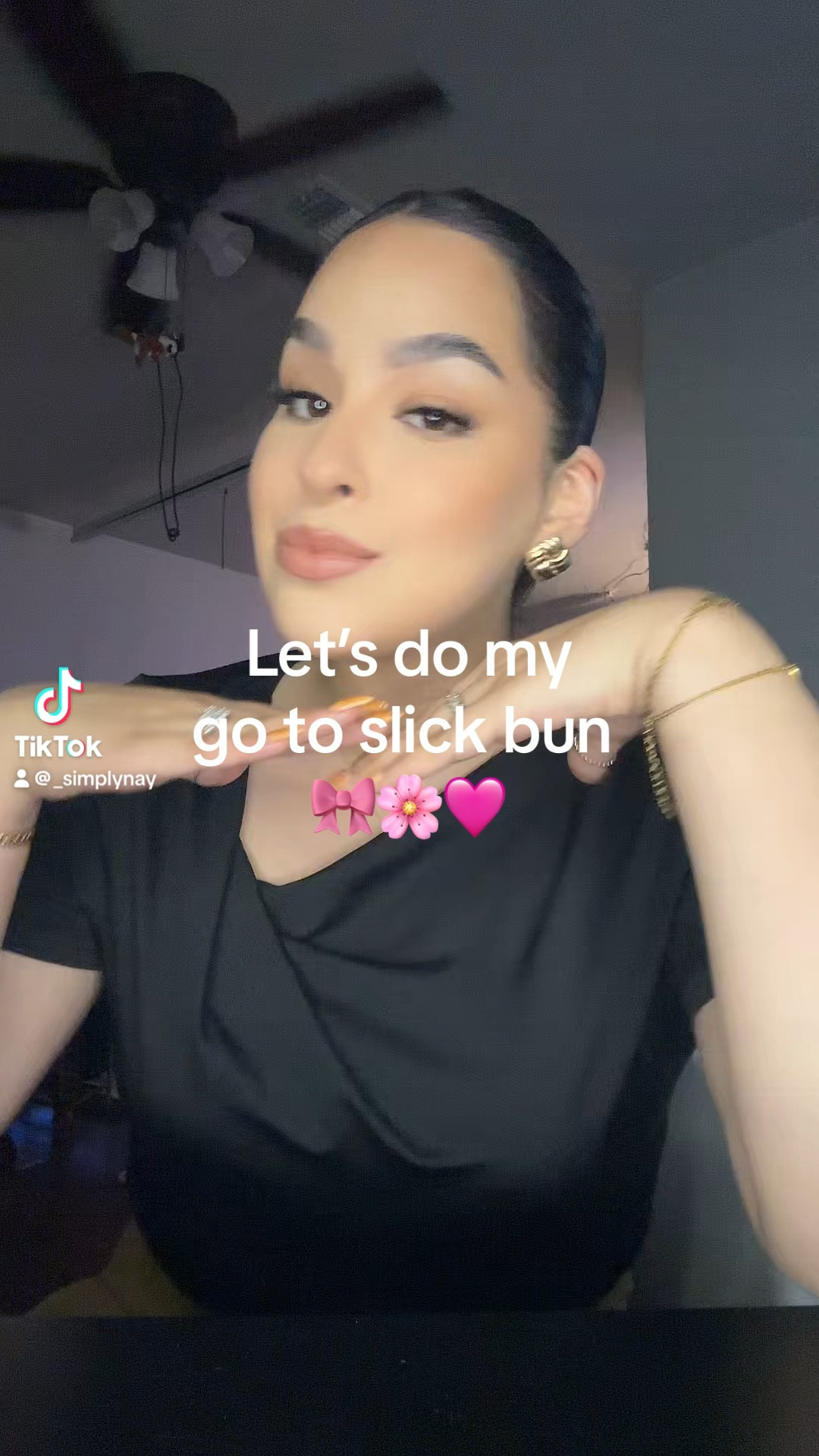 My go-to slick bun 🎀

#LTKBeauty #LTKStyleTip #LTKVideo