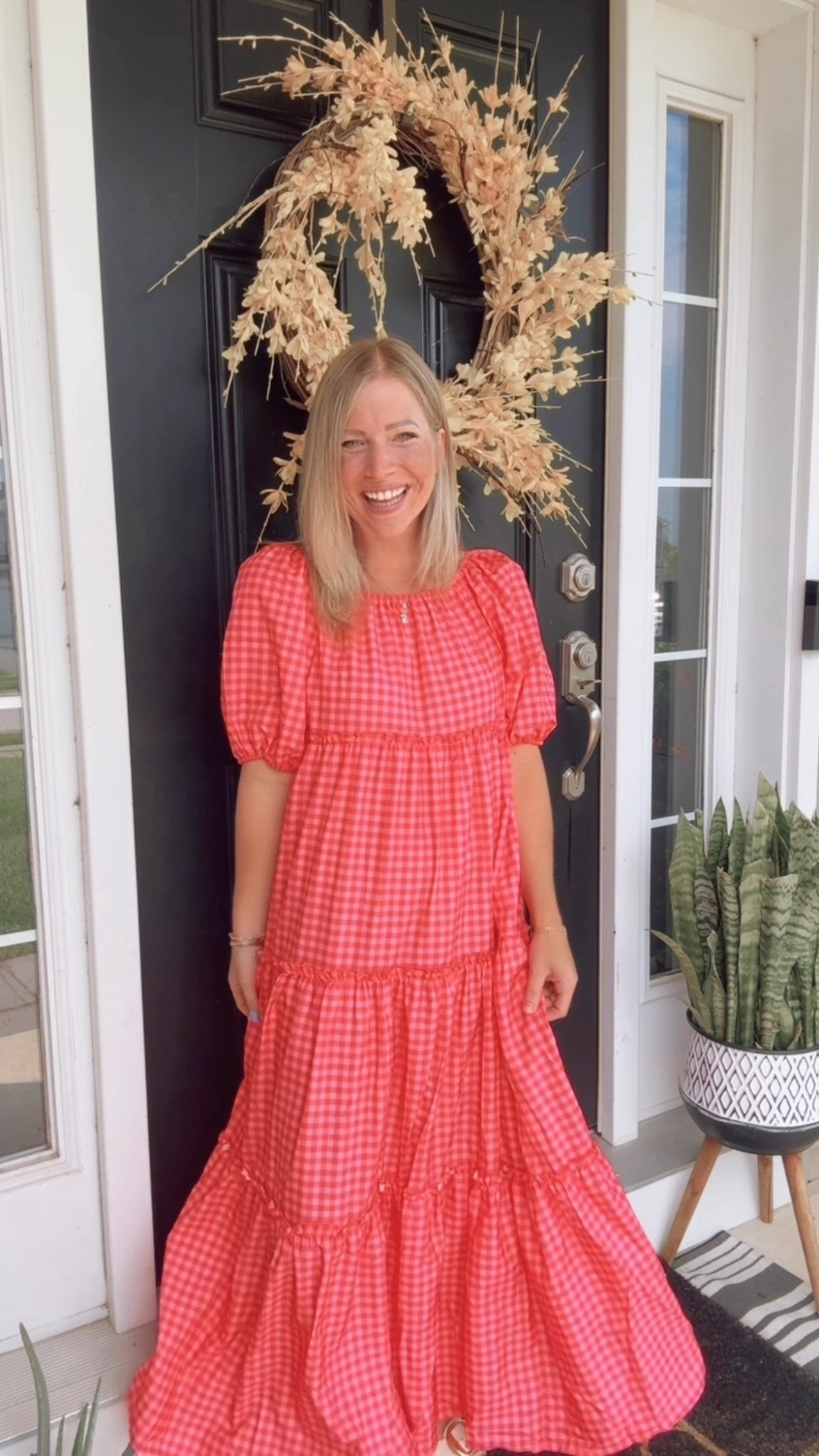 I think I found my first day outfit!!! 🌺 Back to school haul from Shein 
Wearing my true size small and I’m 5’2” for ref

It’s even a brighter pink/red in person! 😍🙌

Teacher
First day of school 