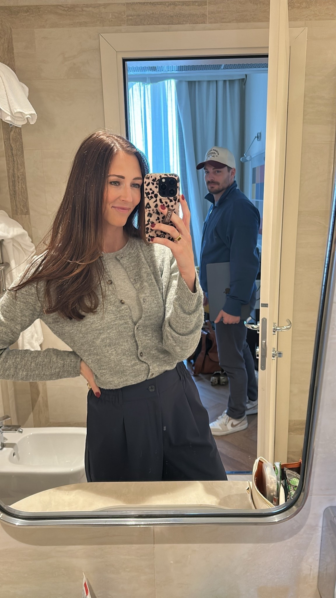 Cardigan
Basic long sleeve tshirt
Wide leg pant
Gold flats

#LTKTravel