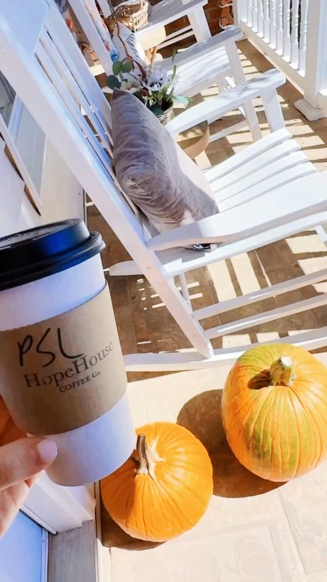 And always a happy sunday when the hubby gets you a PSL 🎃☕️!!! 🫶🏽