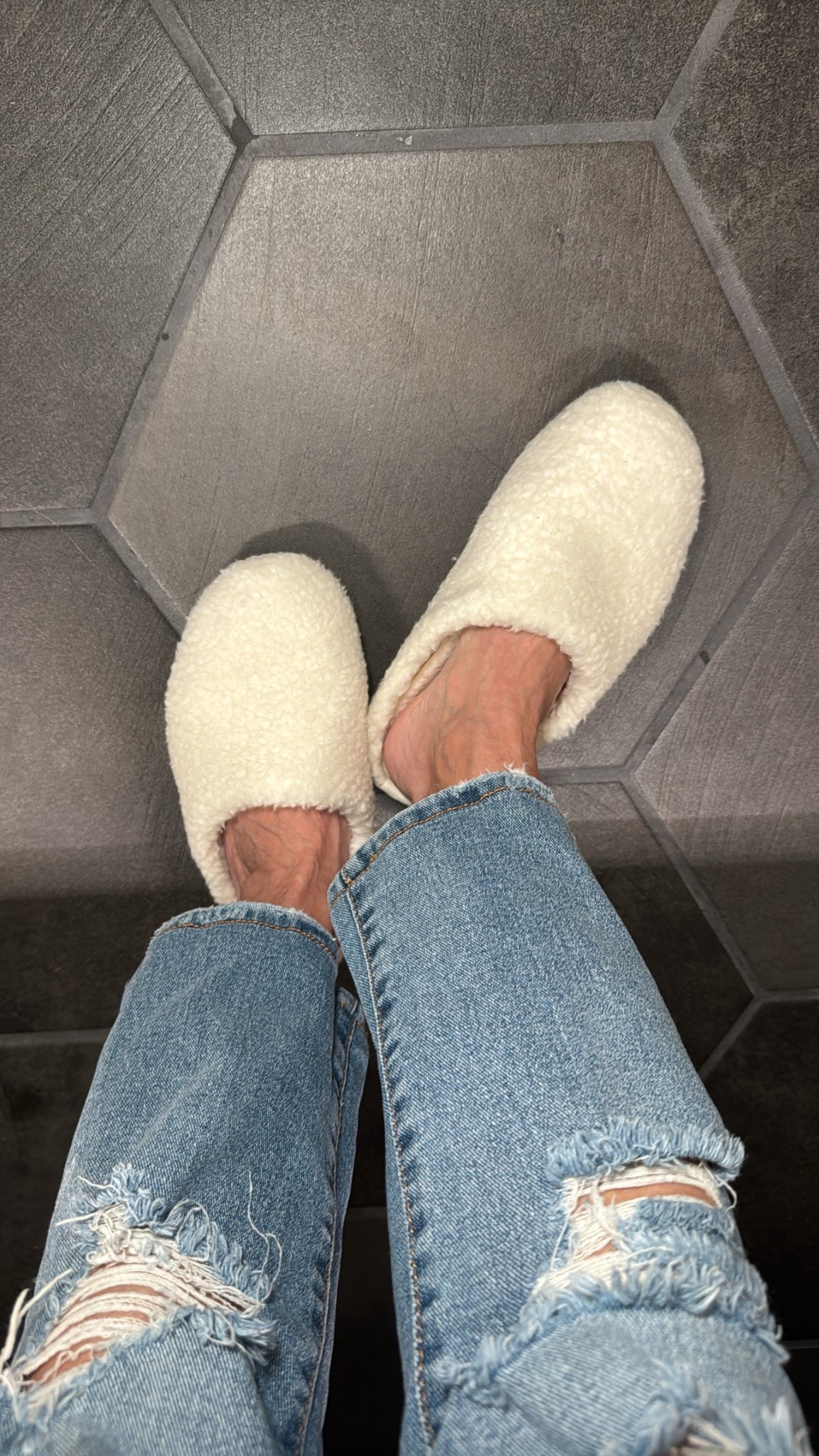 Best slippers 

#LTKmomlife #LTKselfcare #LTKOver40