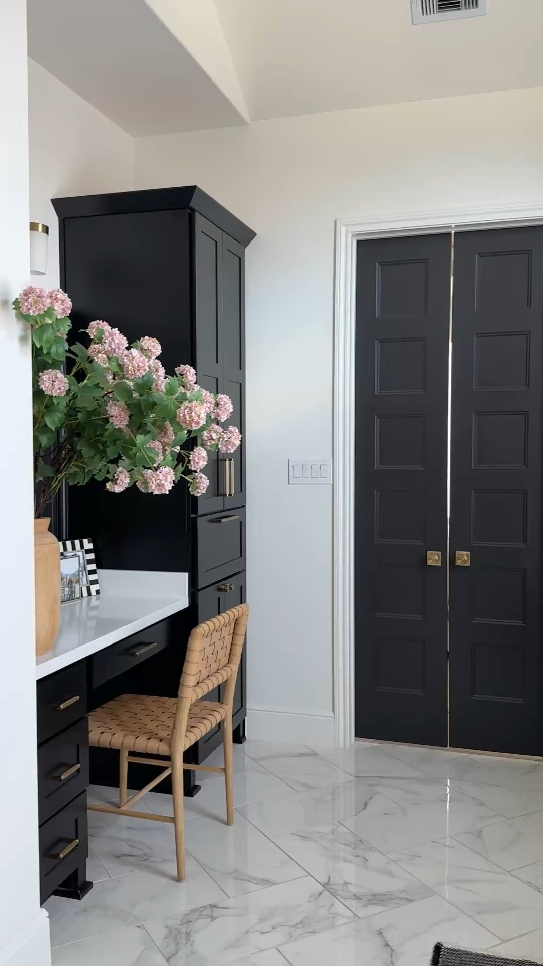 We updated our door knobs and found these beautiful EMTEK gold ones on sale at @wayfair 