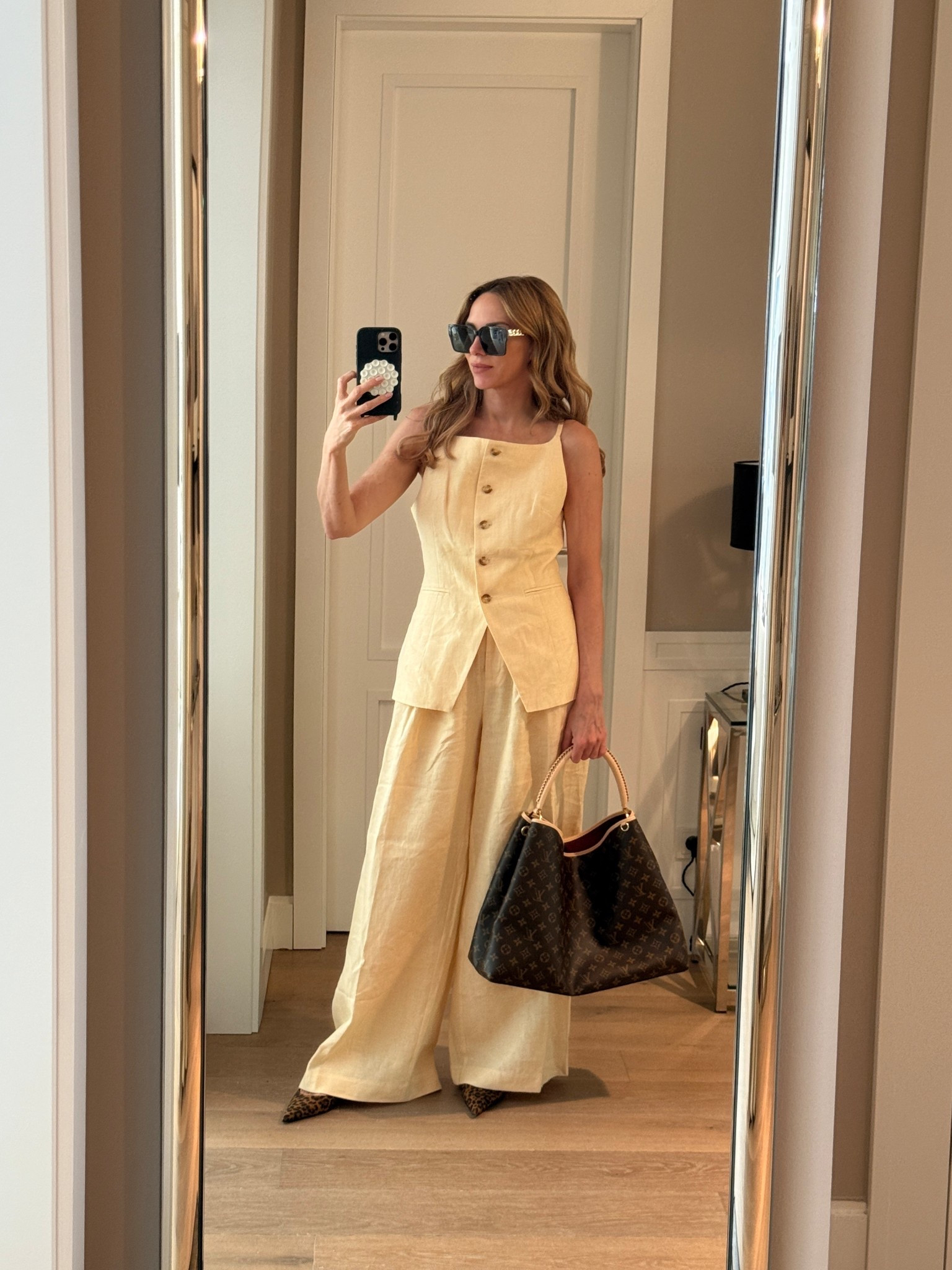 Mellow Yellow 🫠 

#LTKstyletip #LTKbag #LTKsummer