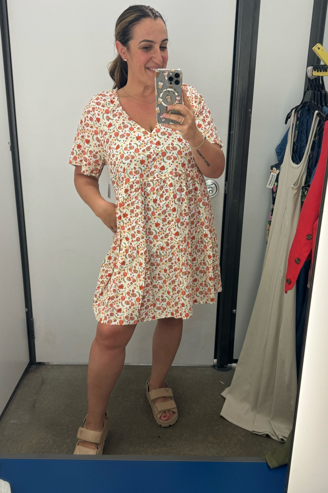 Very flowy short sleeve dress with pockets. Wearing size large but could go down to medium. 

#LTKmidsize #LTKover40 #LTKstyletip