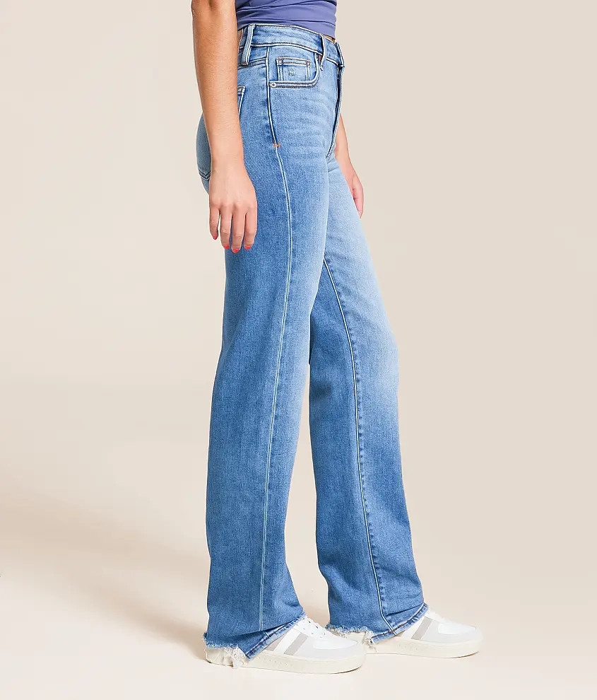 Ella Classic Straight Stretch Jean | Buckle