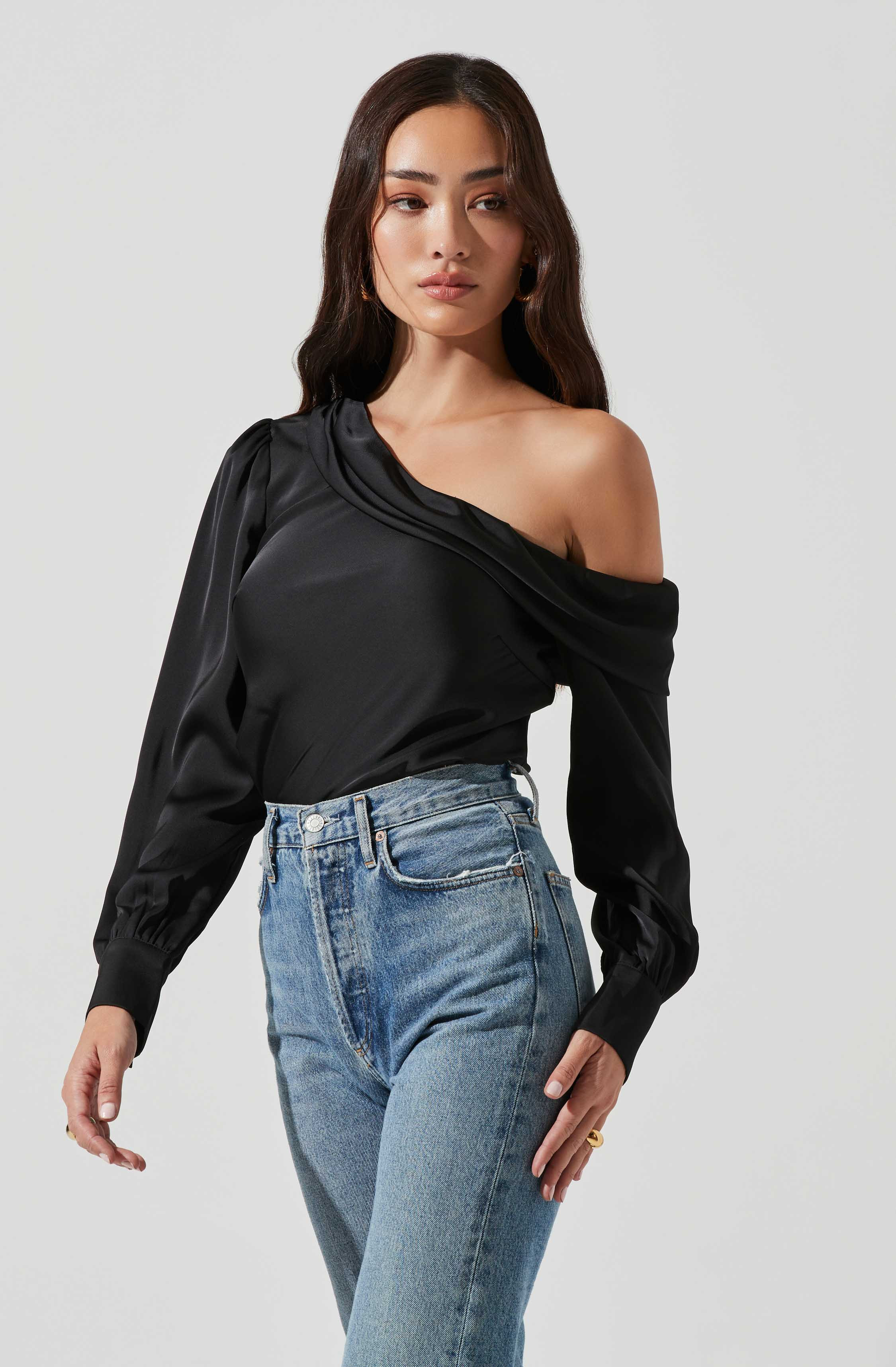 Ellen Draped Off Shoulder Long Sleeve Top | ASTR The Label (US)