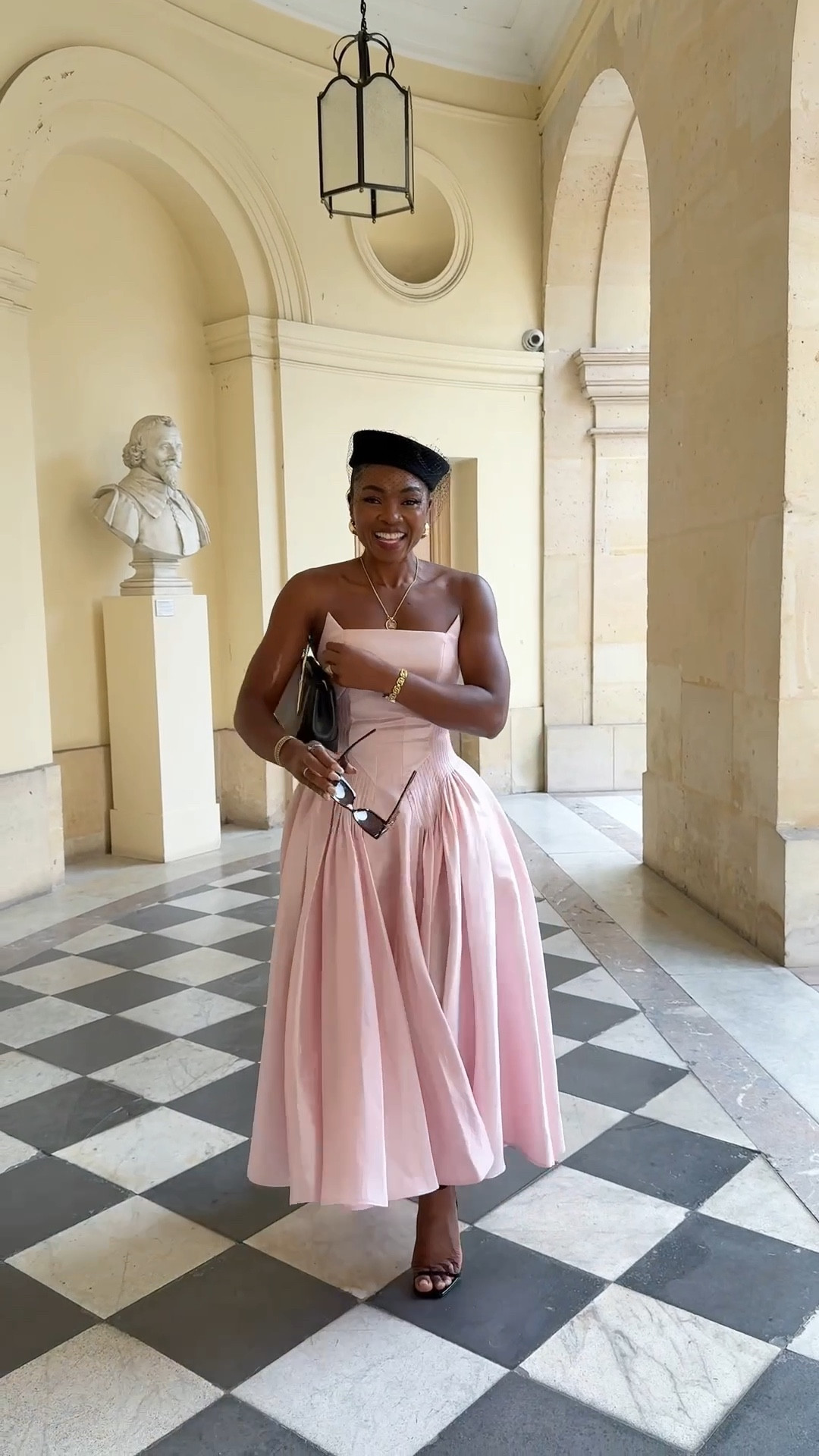 My Paris fashion week look. Dresses that do look close to the loom 

#LTKluxury #LTKFashionMonth #LTKdeutschland