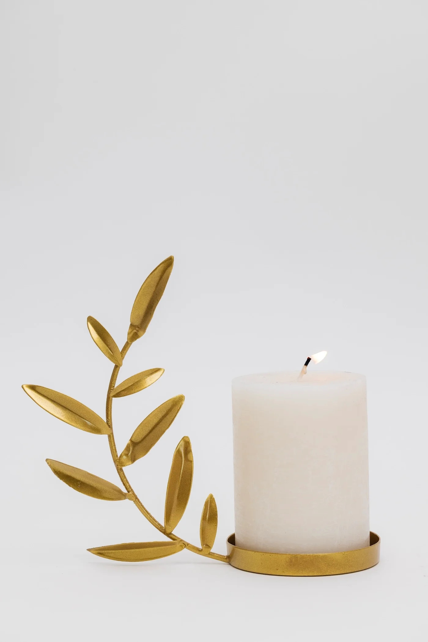 Gold Leaf Pillar Candle Holder | THELIFESTYLEDCO