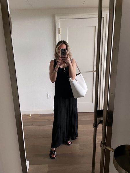 Knit summer dress and leather tote outfit 

The Spring Style Event is happening now: 25% Off Your Purchase".

 @michaelkors
 #michaelkors mkpartner
