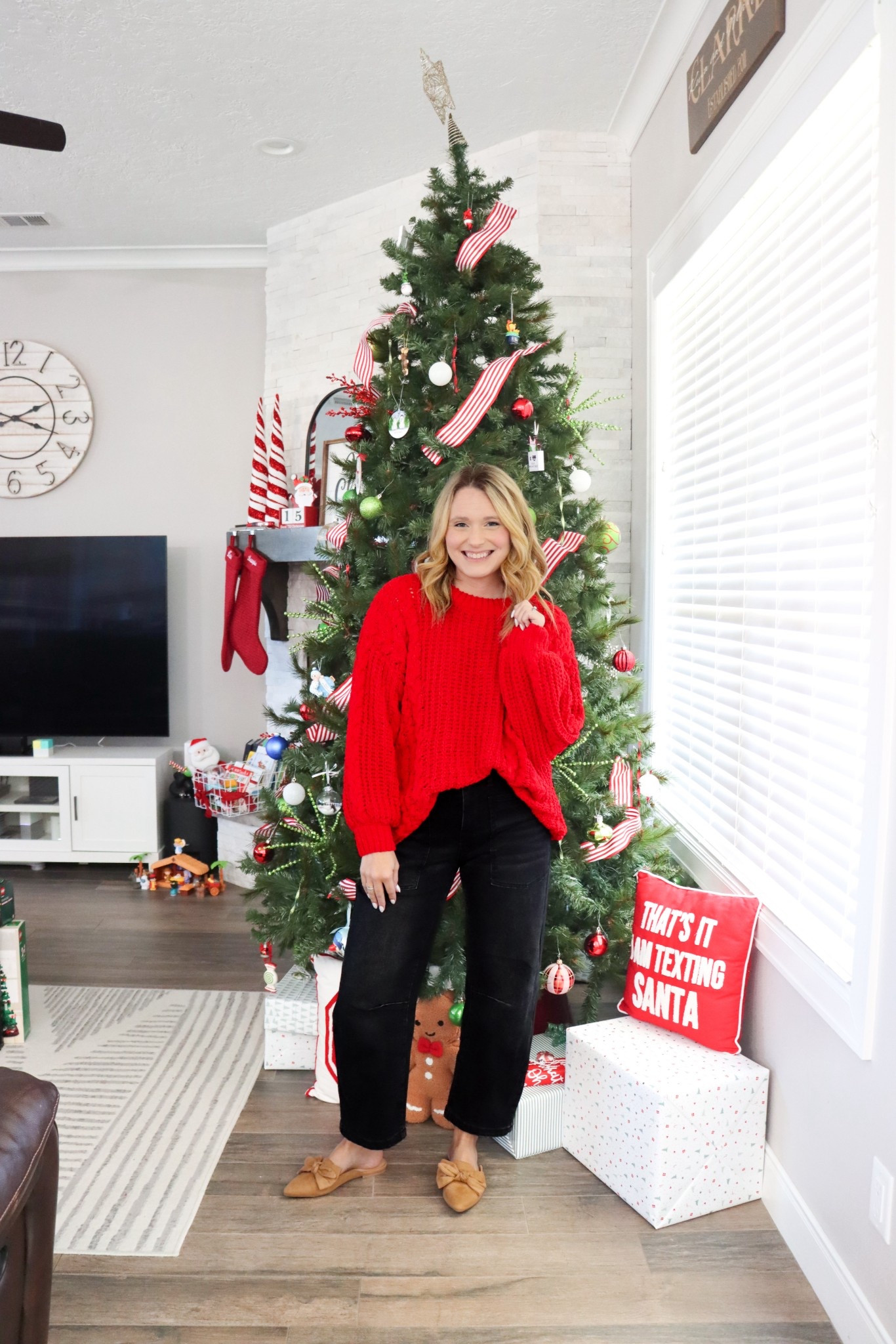 This red sweater is prefect for the perfect shade of red for the holiday season! 

#LTKootd #LTKSeasonal #LTKHoliday