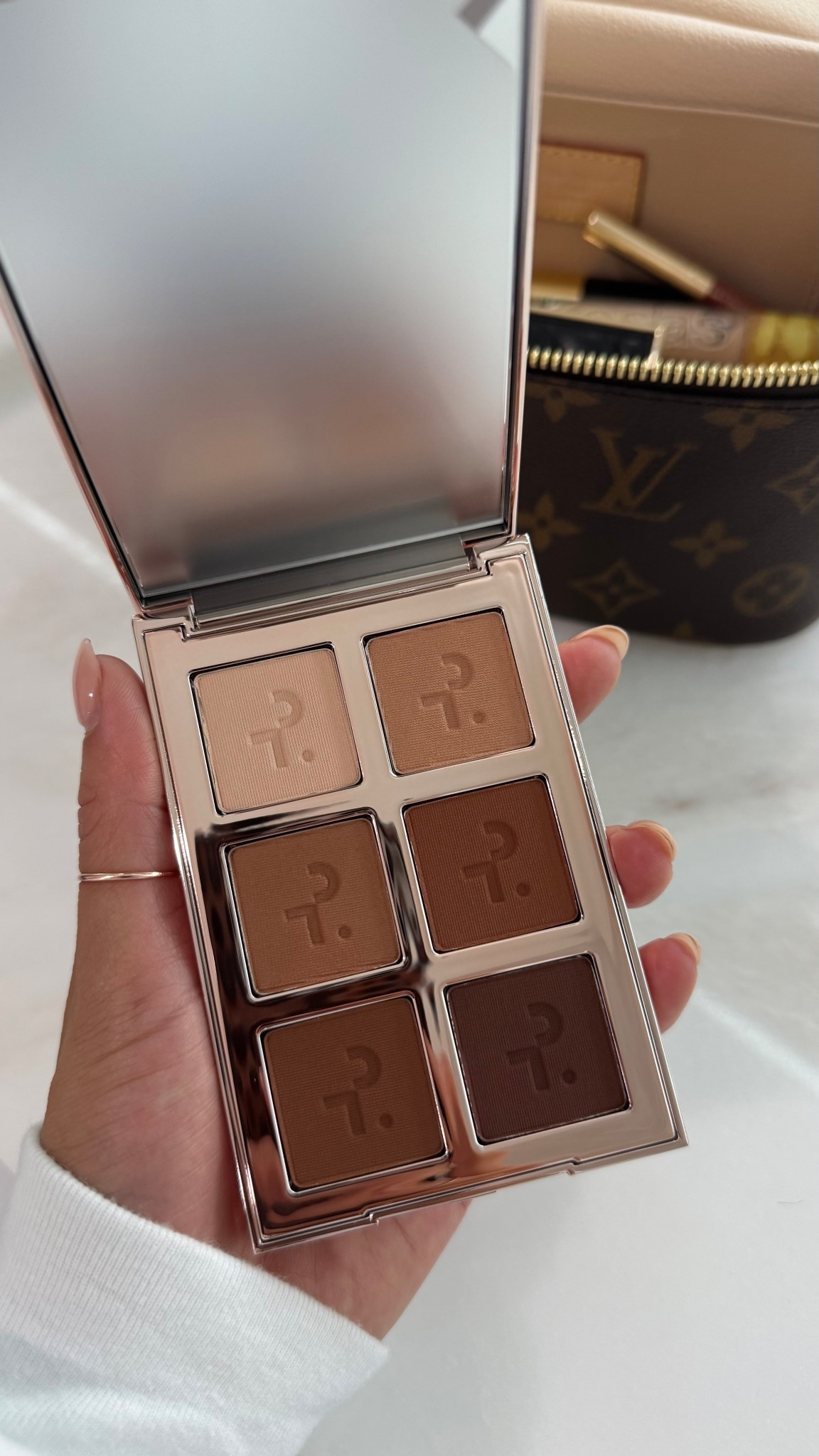 Patrick Ta eyeshadow palette 
Shade: medium 

#LTKootd #LTKmomlife #LTKBeauty